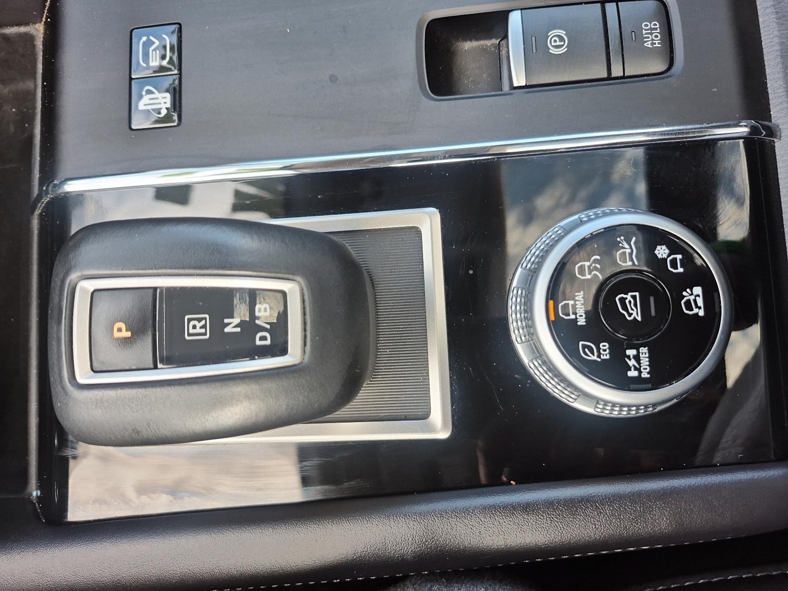 2025 Mitsubishi Outlander PHEV SEL