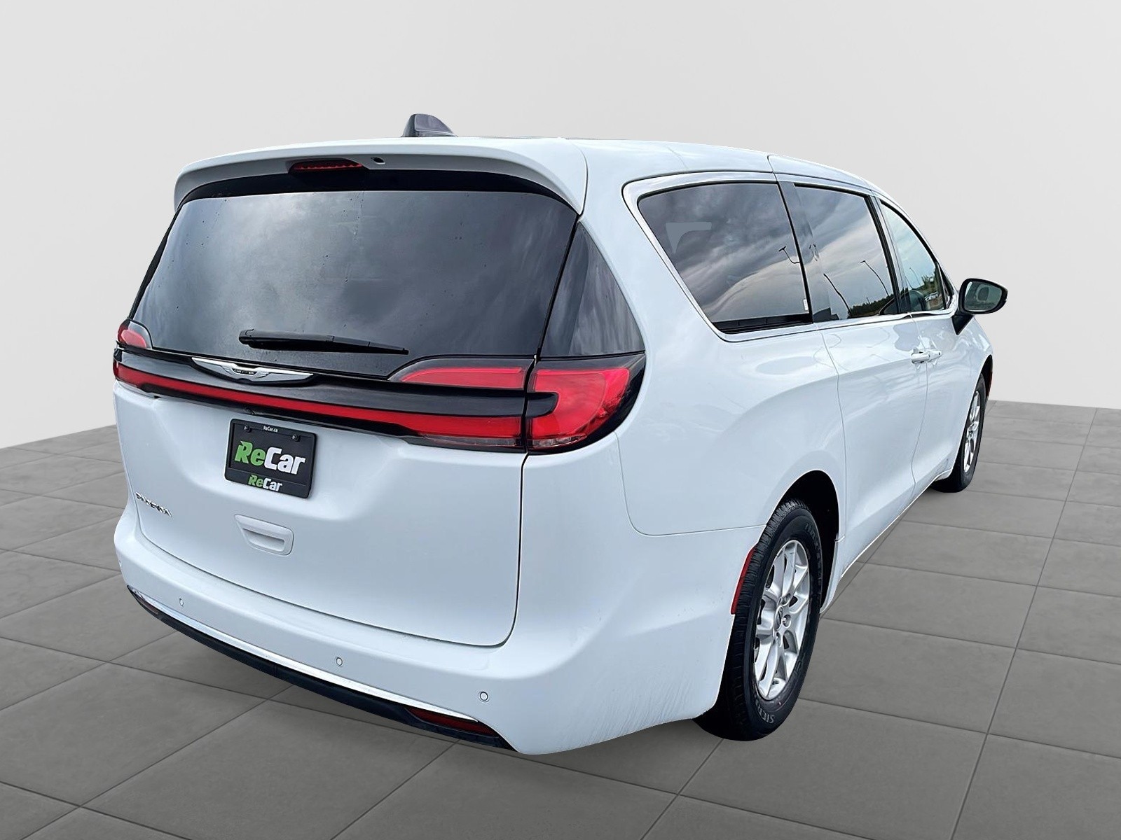2023 Chrysler Pacifica Touring-L