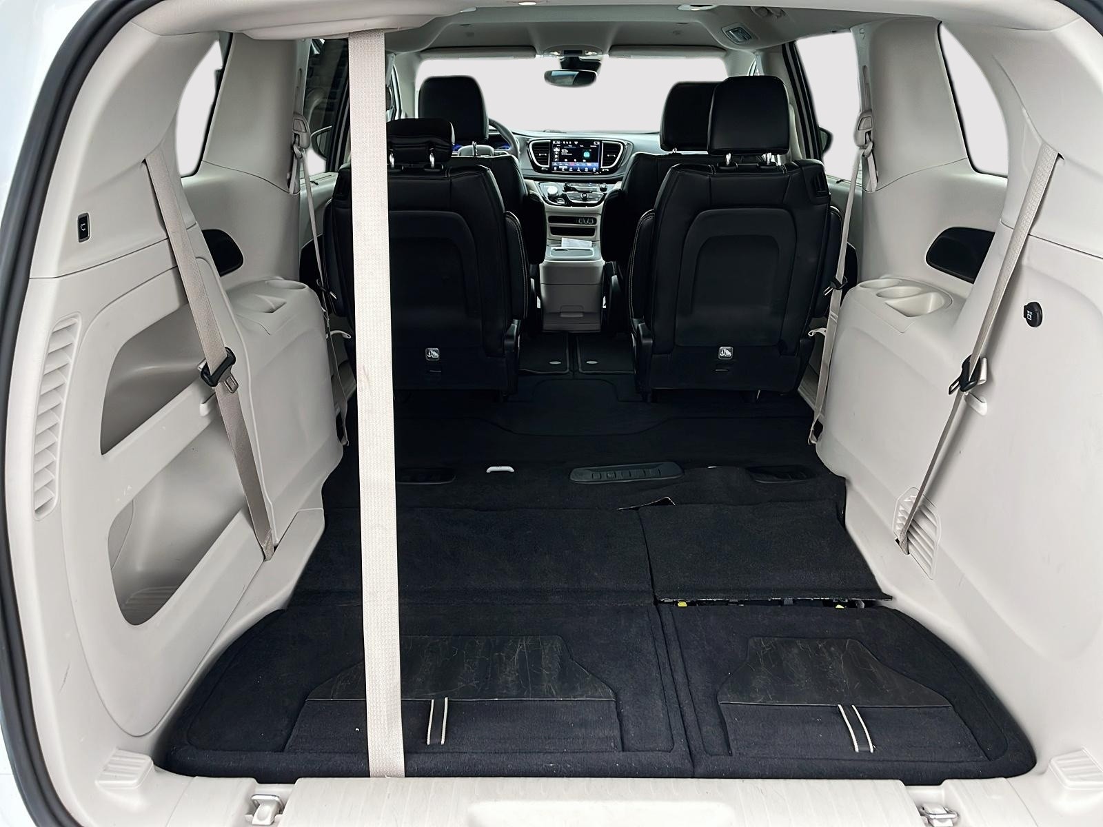 2023 Chrysler Pacifica Touring-L