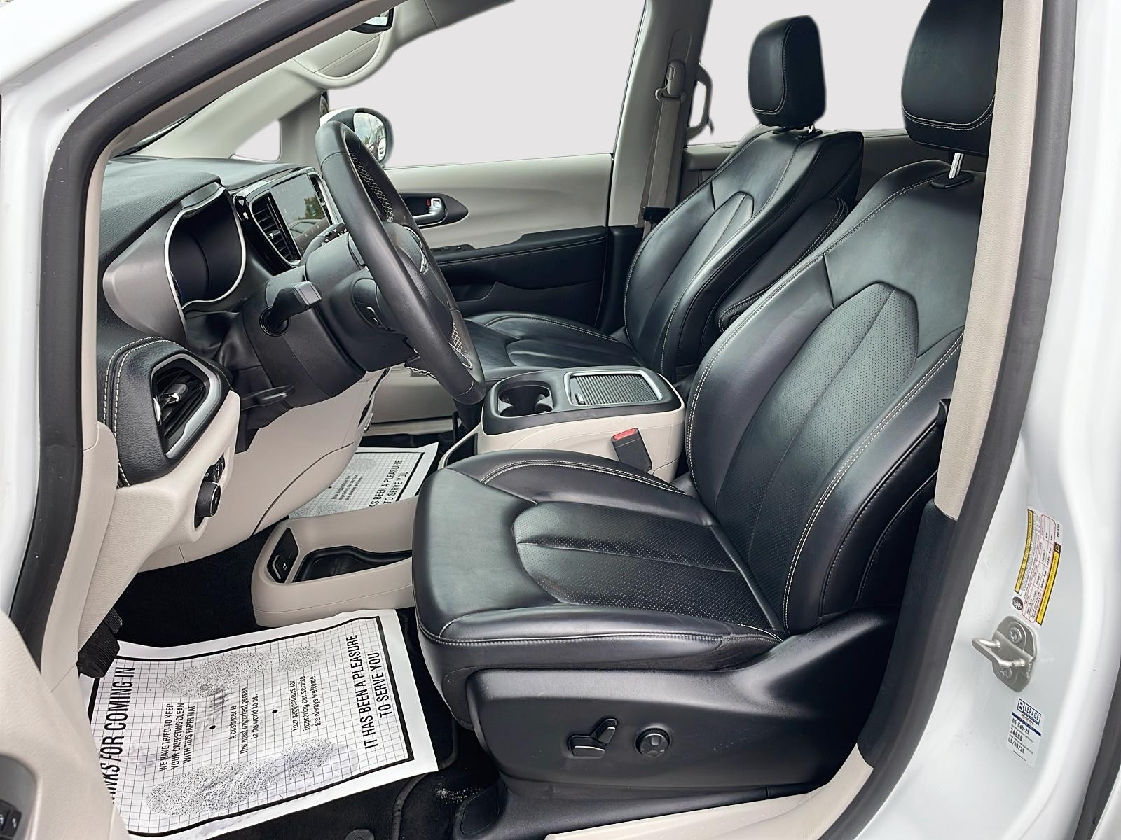 2023 Chrysler Pacifica Touring-L