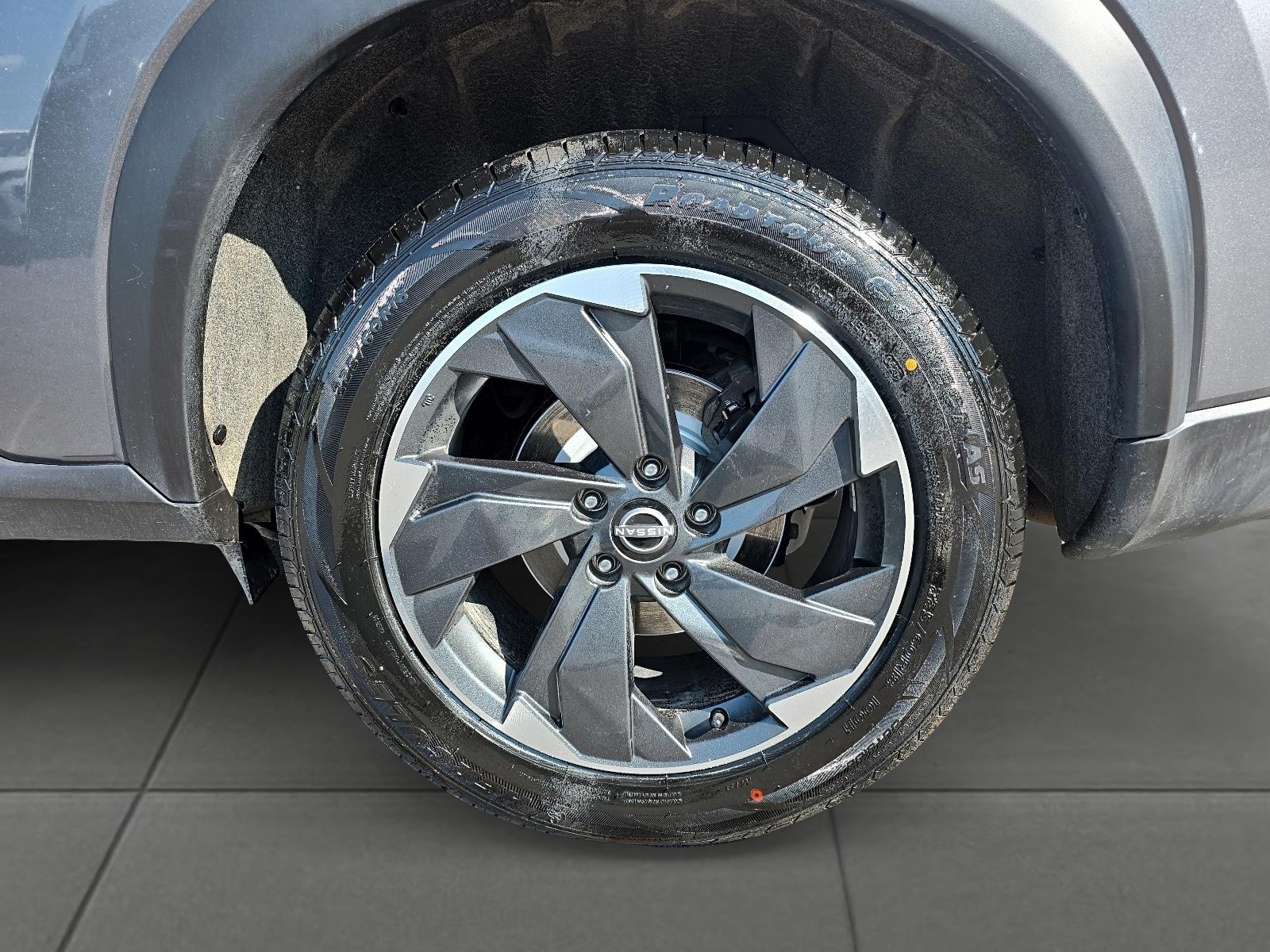 2024 Nissan Rogue SV Moonroof