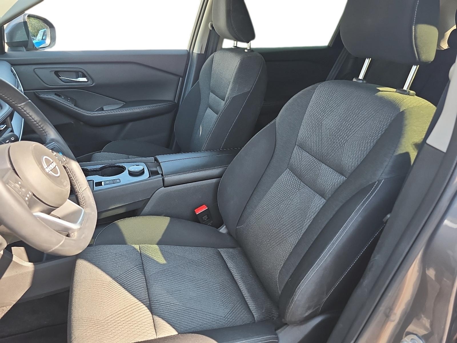 2024 Nissan Rogue SV Moonroof