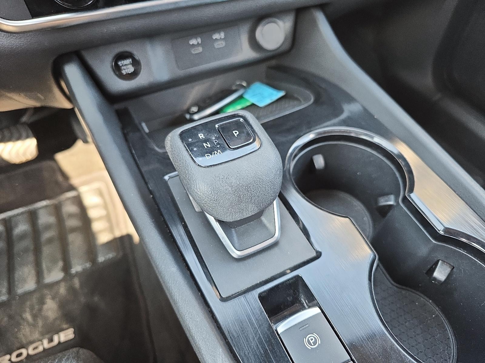 2024 Nissan Rogue SV Moonroof