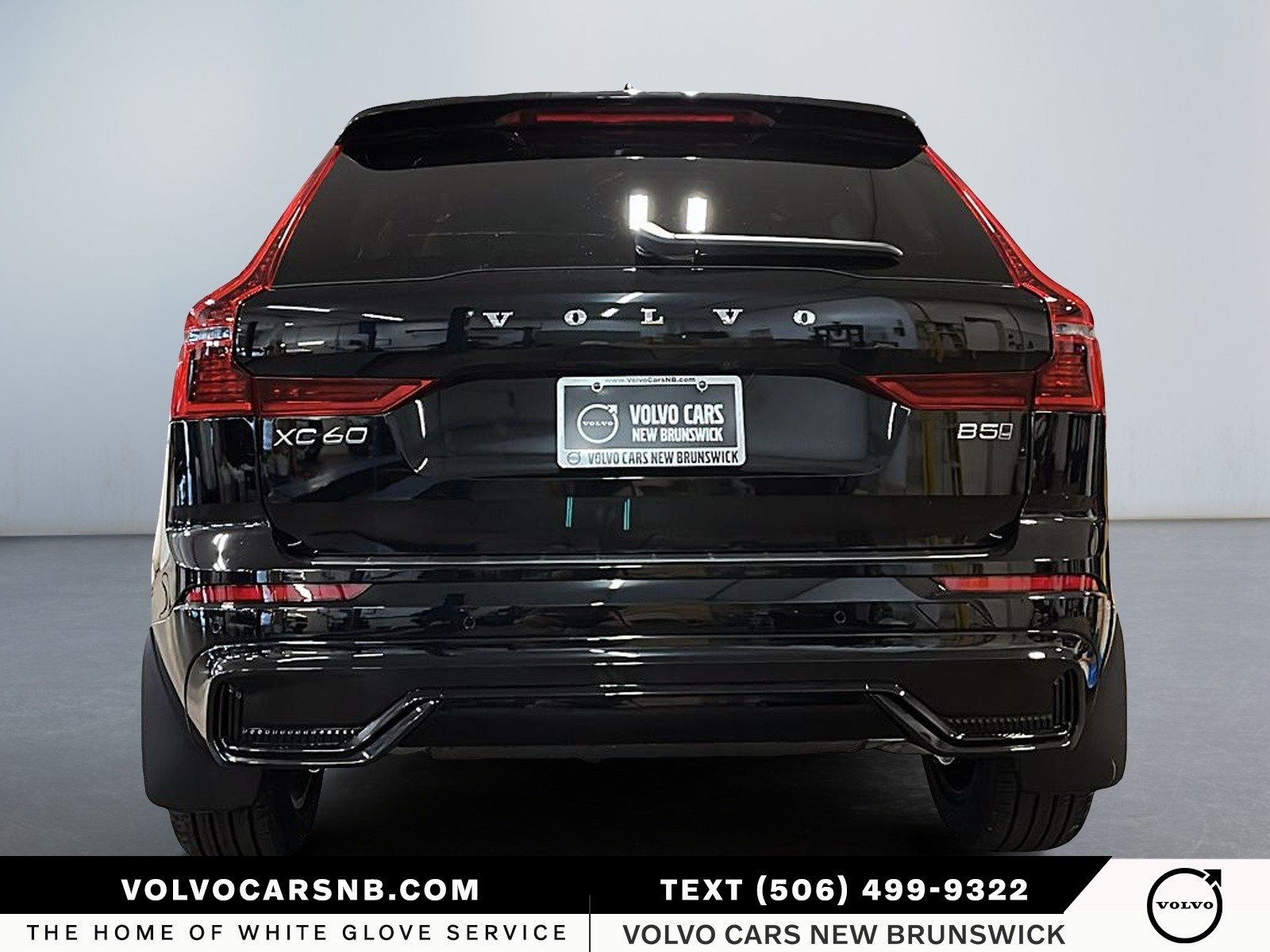 2026 Volvo XC60 B5 Core Dark Theme