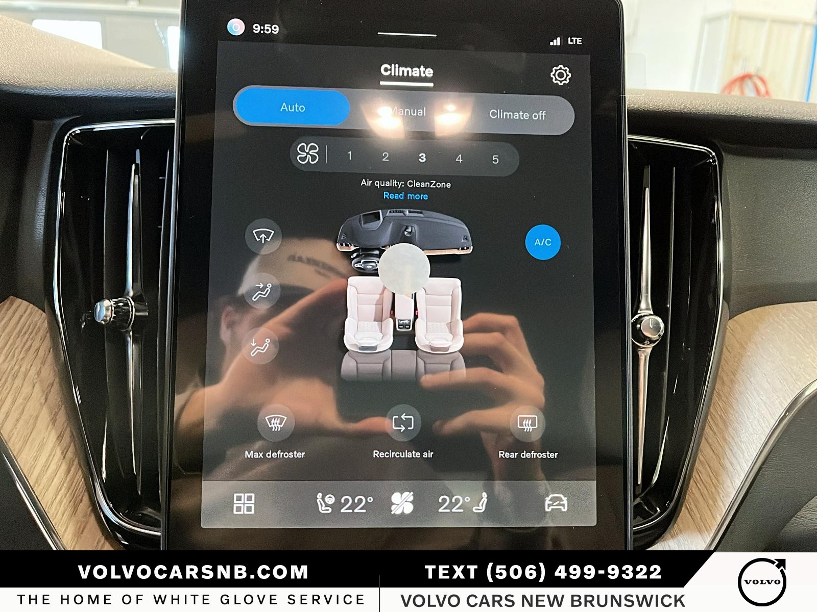 2026 Volvo XC60 B5 Core Dark Theme