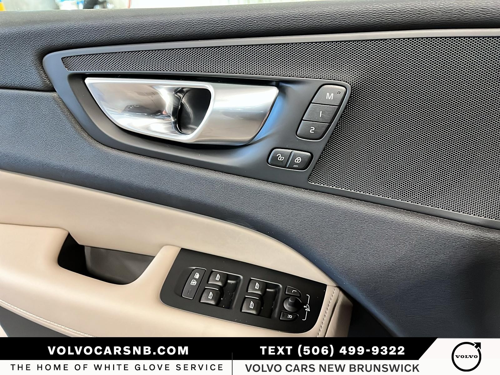 2026 Volvo XC60 B5 Core Dark Theme