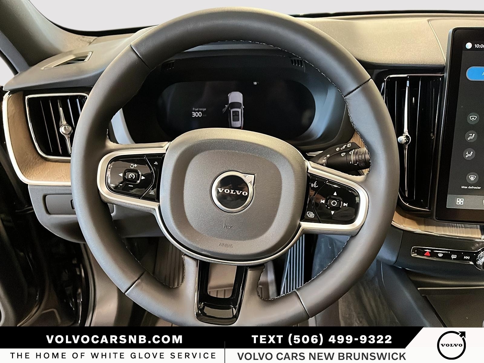 2026 Volvo XC60 B5 Core Dark Theme