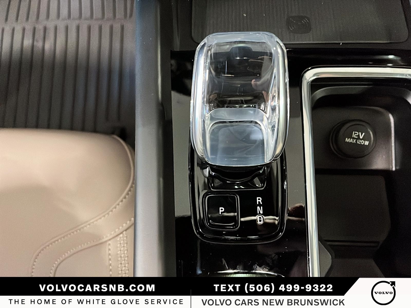 2026 Volvo XC60 B5 Core Dark Theme