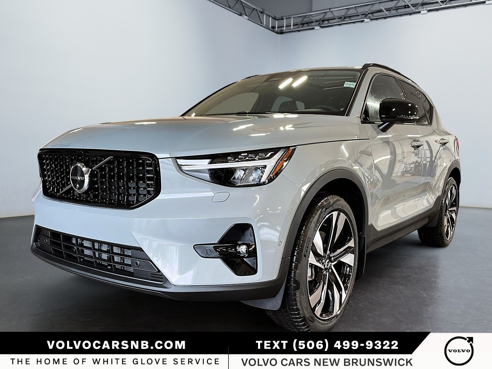 2026 Volvo XC40  B5 Plus Dark Theme