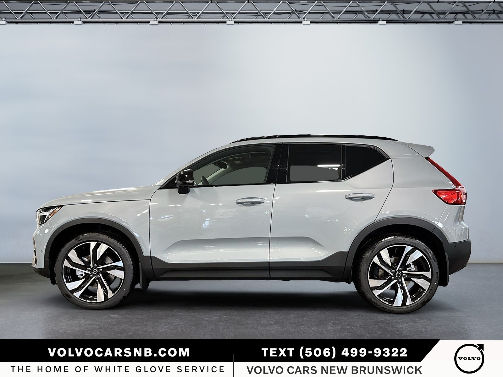 2026 Volvo XC40 B5 Plus Dark Theme