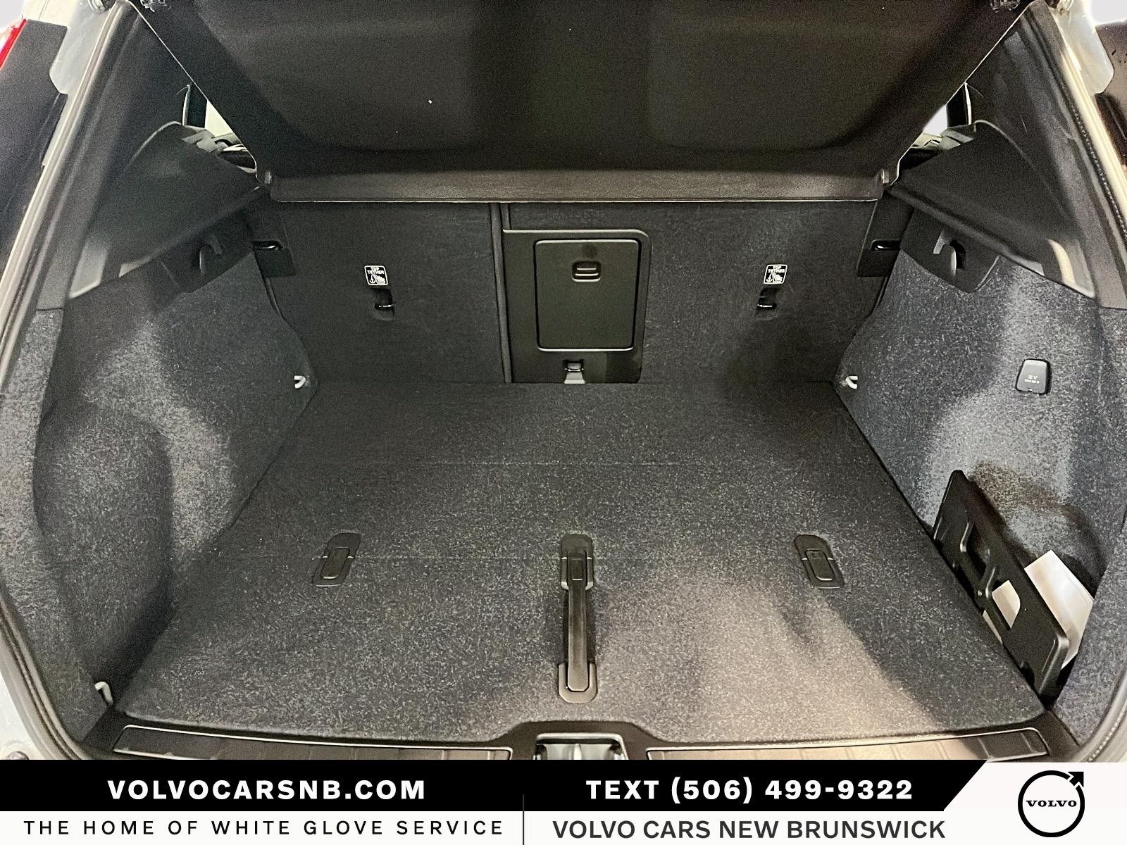 2026 Volvo XC40 B5 Plus Dark Theme