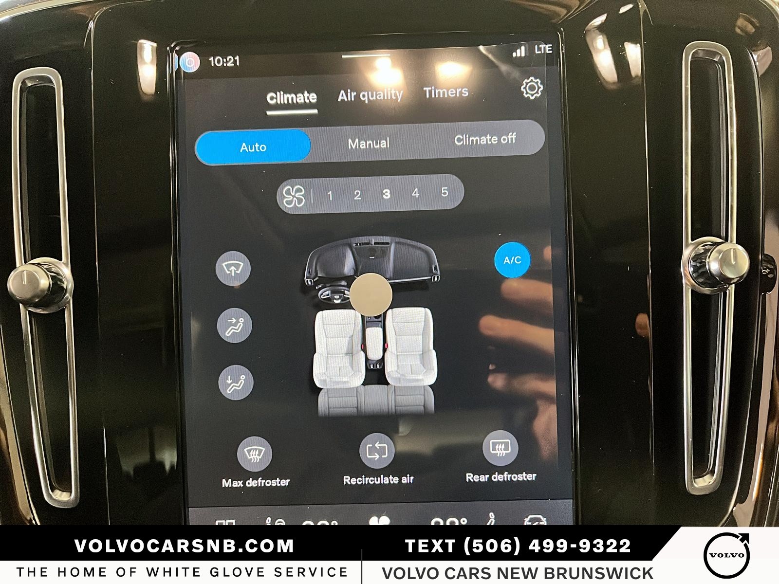 2026 Volvo XC40 B5 Plus Dark Theme