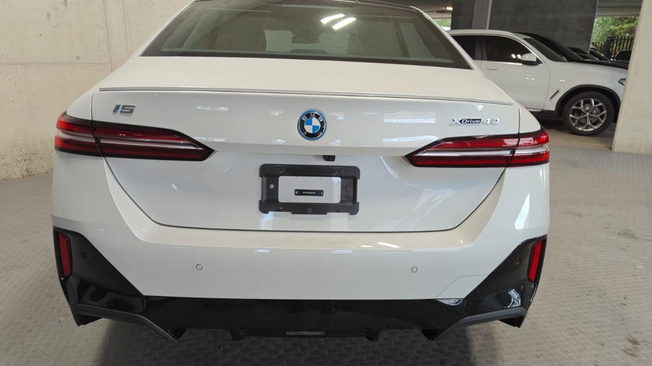 2025 BMW i5 xDrive40, Toronto, Cash