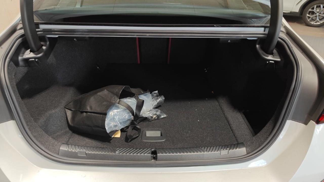 2025 BMW i5 xDrive40, Toronto, Cash