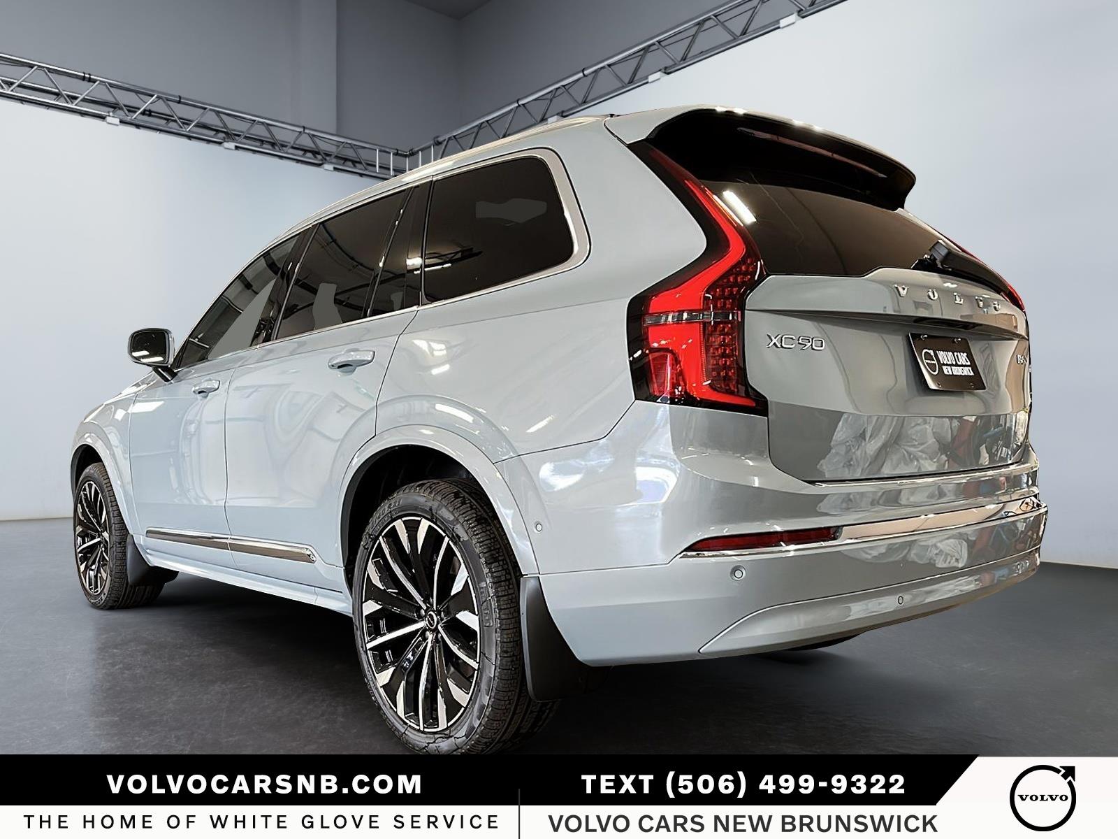 2026 Volvo XC90 B6 Plus Bright Theme