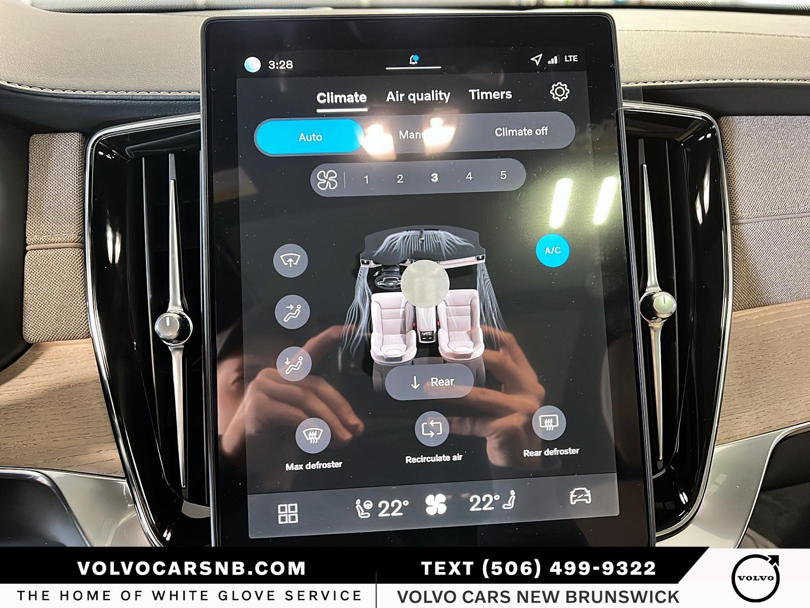 2026 Volvo XC90 B6 Plus Bright Theme