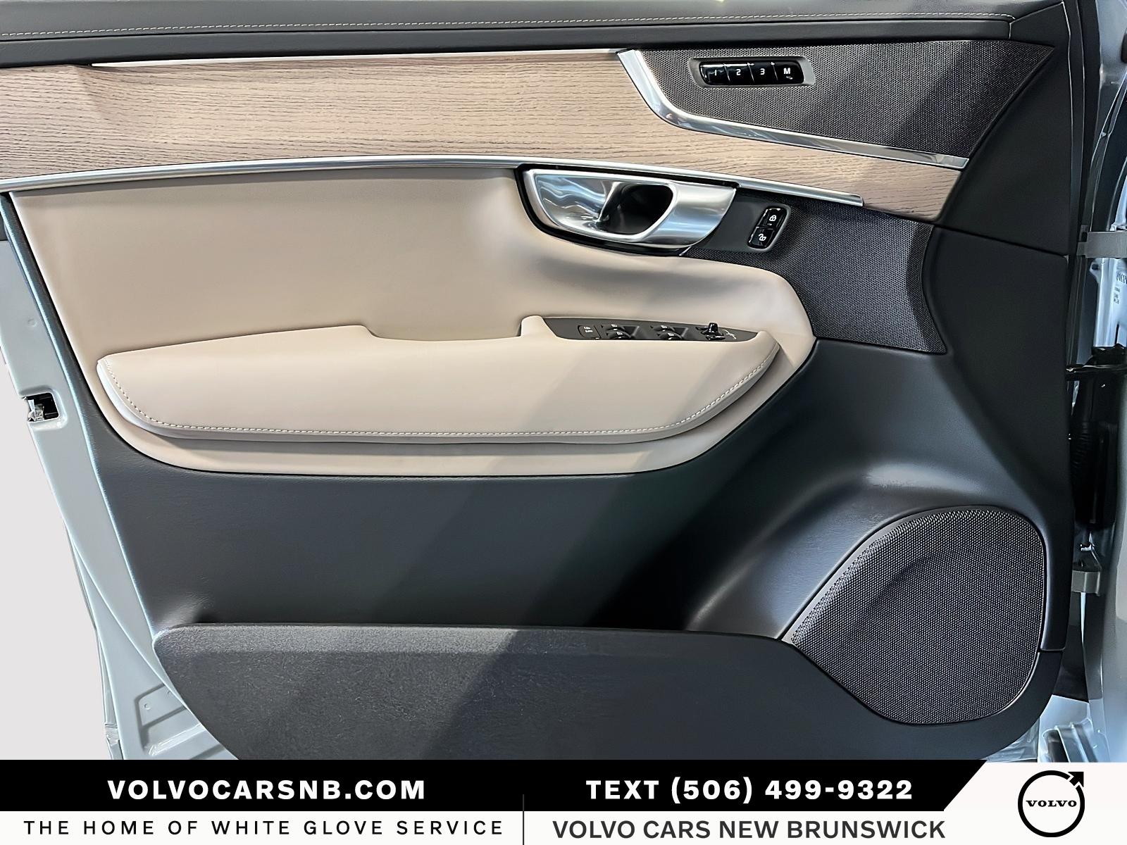 2026 Volvo XC90 B6 Plus Bright Theme