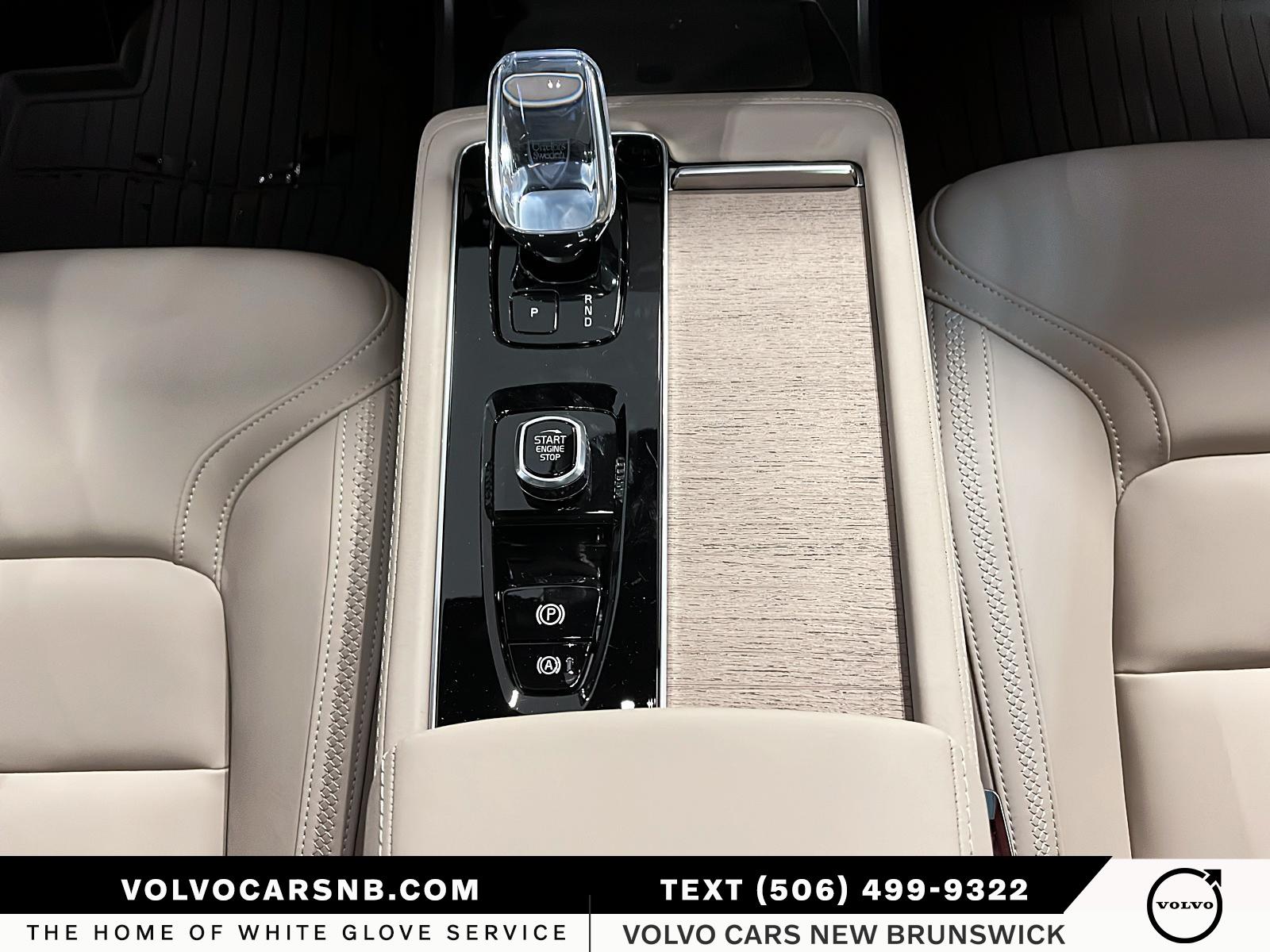 2026 Volvo XC90 B6 Plus Bright Theme