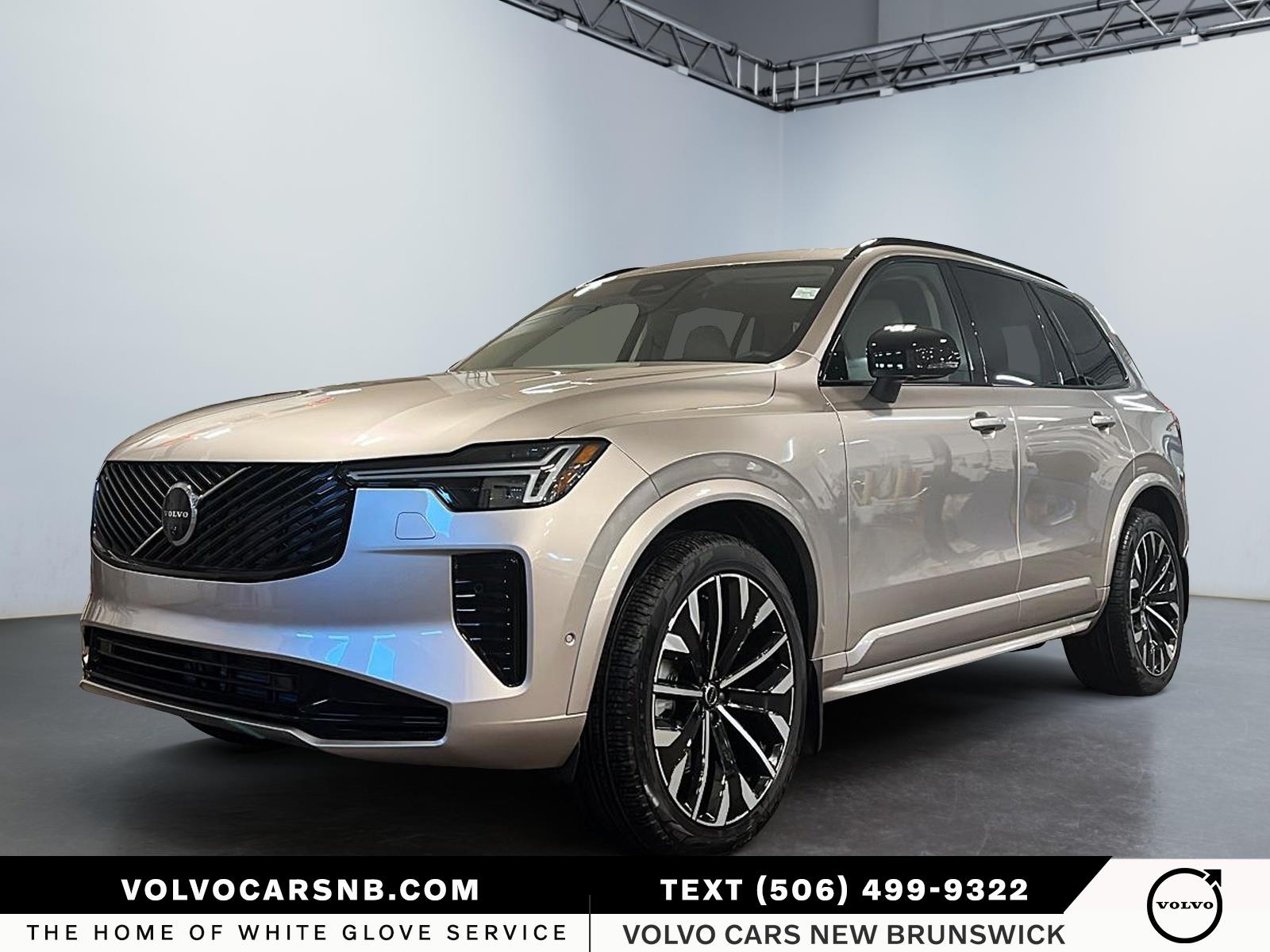 2026 Volvo XC90  B6 Ultra Bright Theme