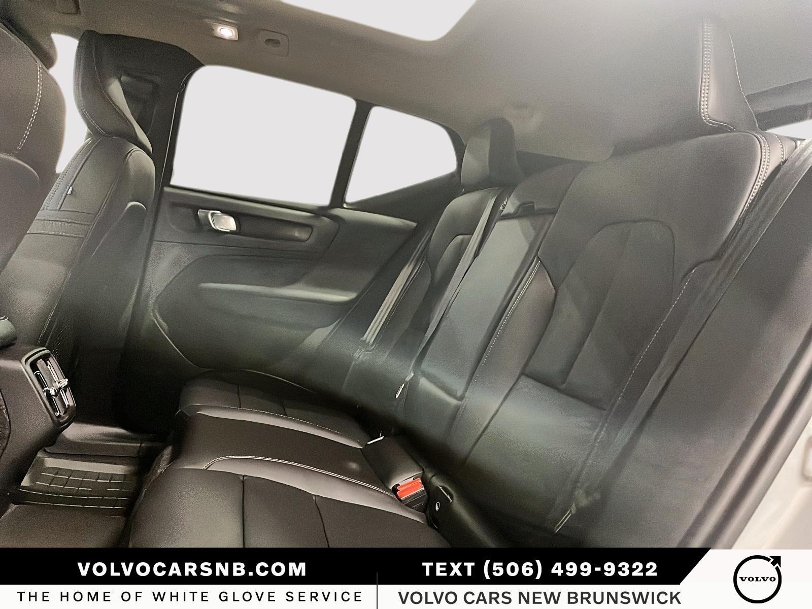 2026 Volvo XC40 B5 Plus Dark Theme