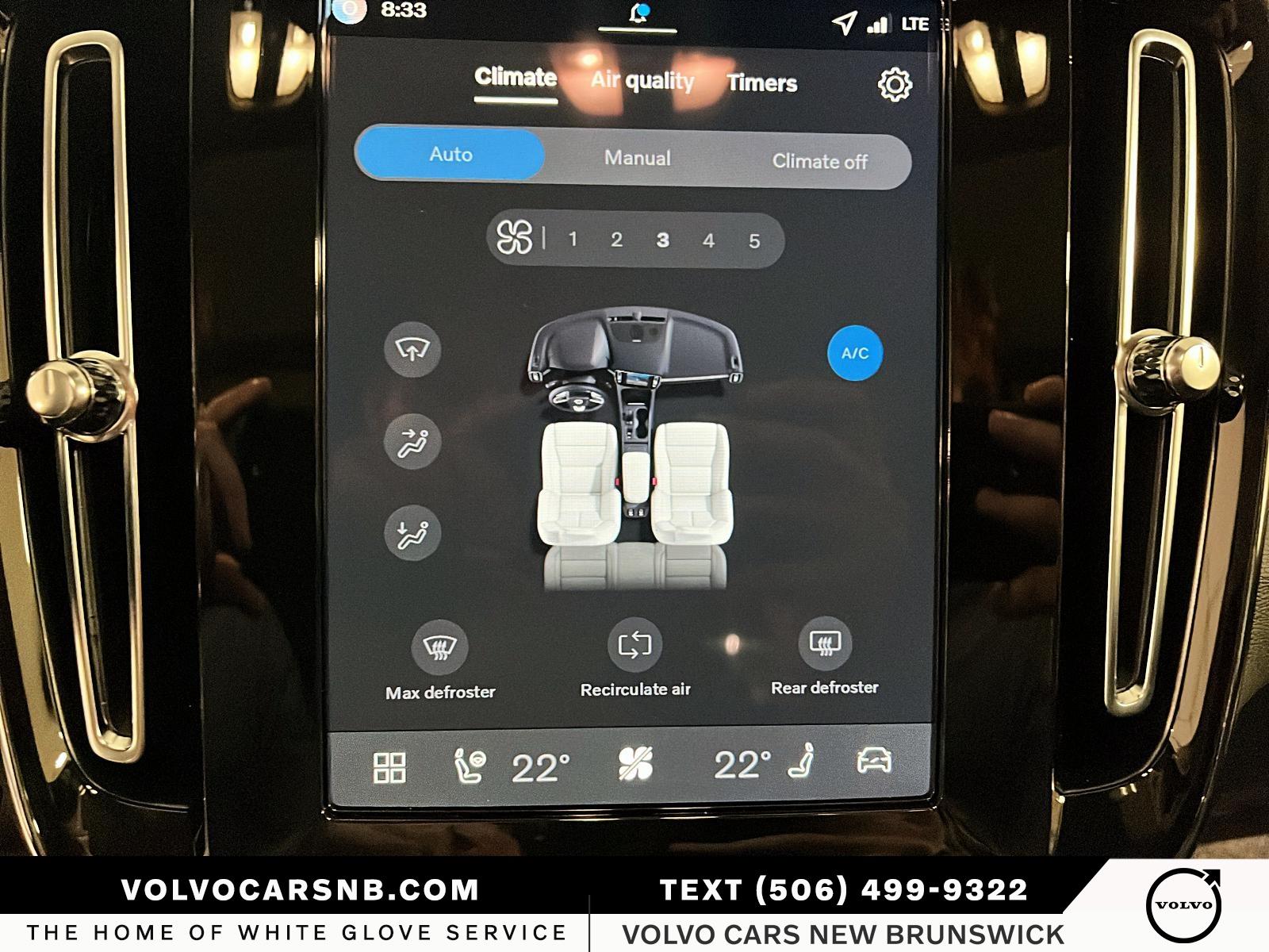 2026 Volvo XC40 B5 Plus Dark Theme