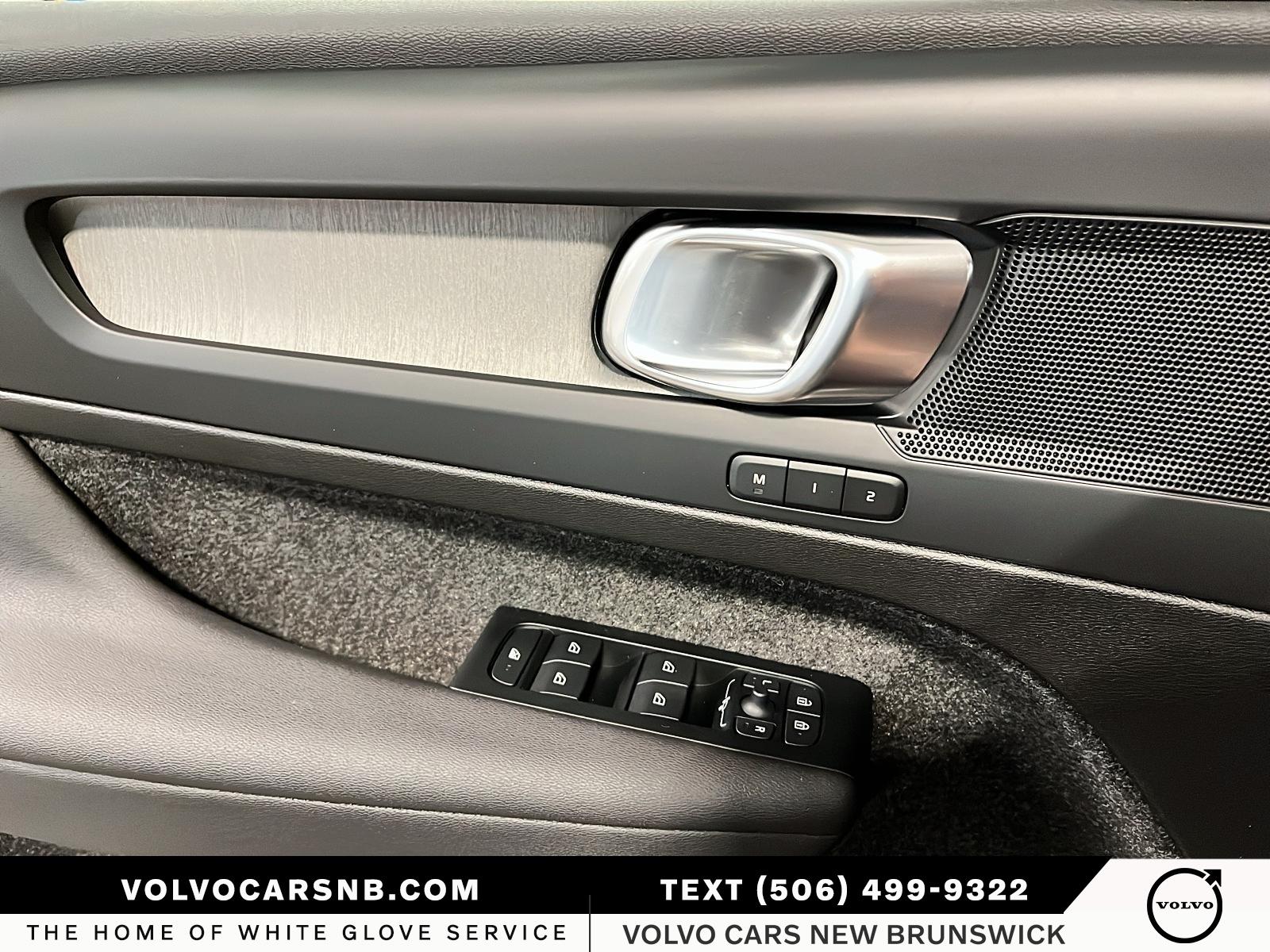 2026 Volvo XC40 B5 Plus Dark Theme