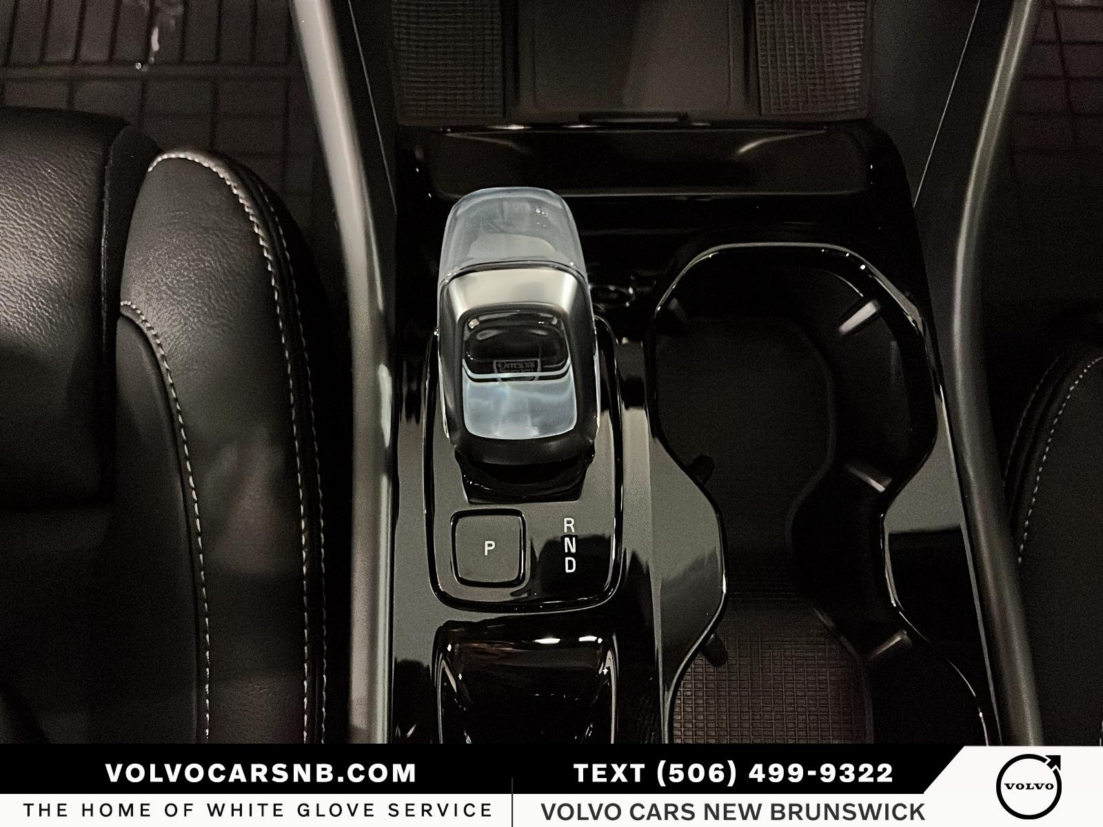 2026 Volvo XC40 B5 Plus Dark Theme