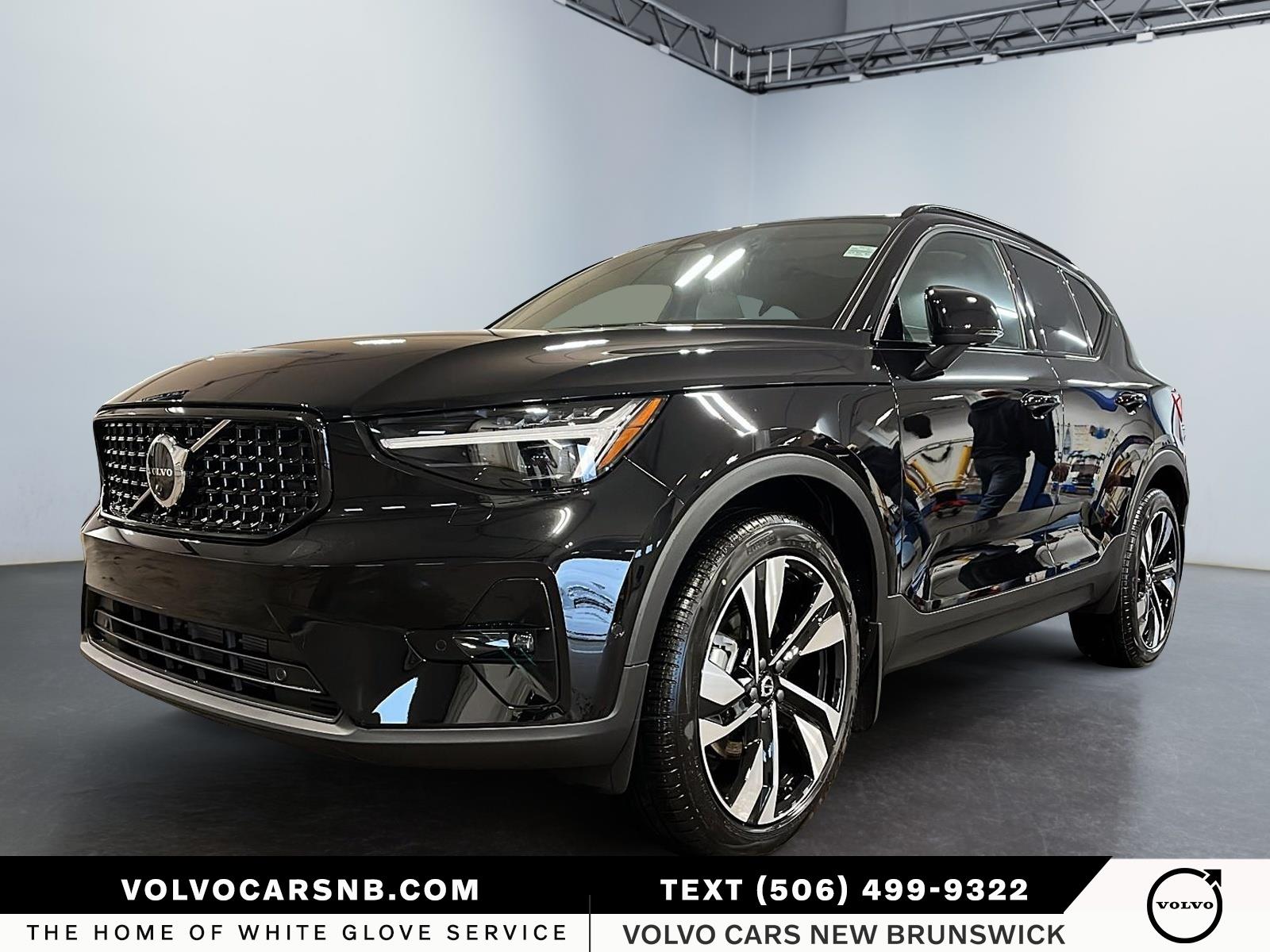 2026 Volvo XC40  B5 Plus Dark Theme