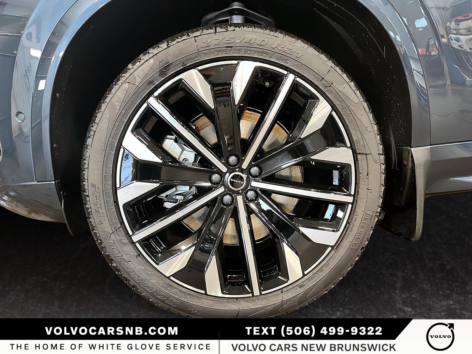 2026 Volvo XC90 Plug-In Hybrid T8 Ultra Dark Theme