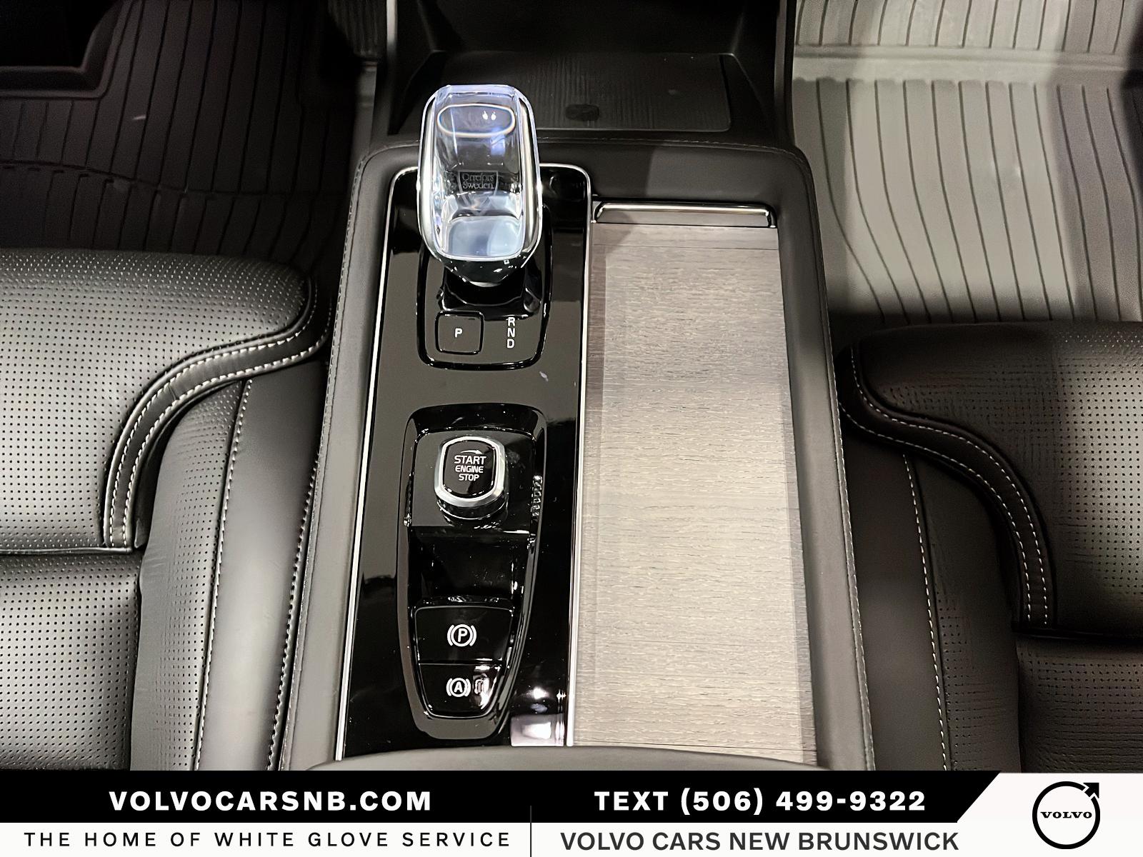 2026 Volvo XC90 Plug-In Hybrid T8 Ultra Dark Theme