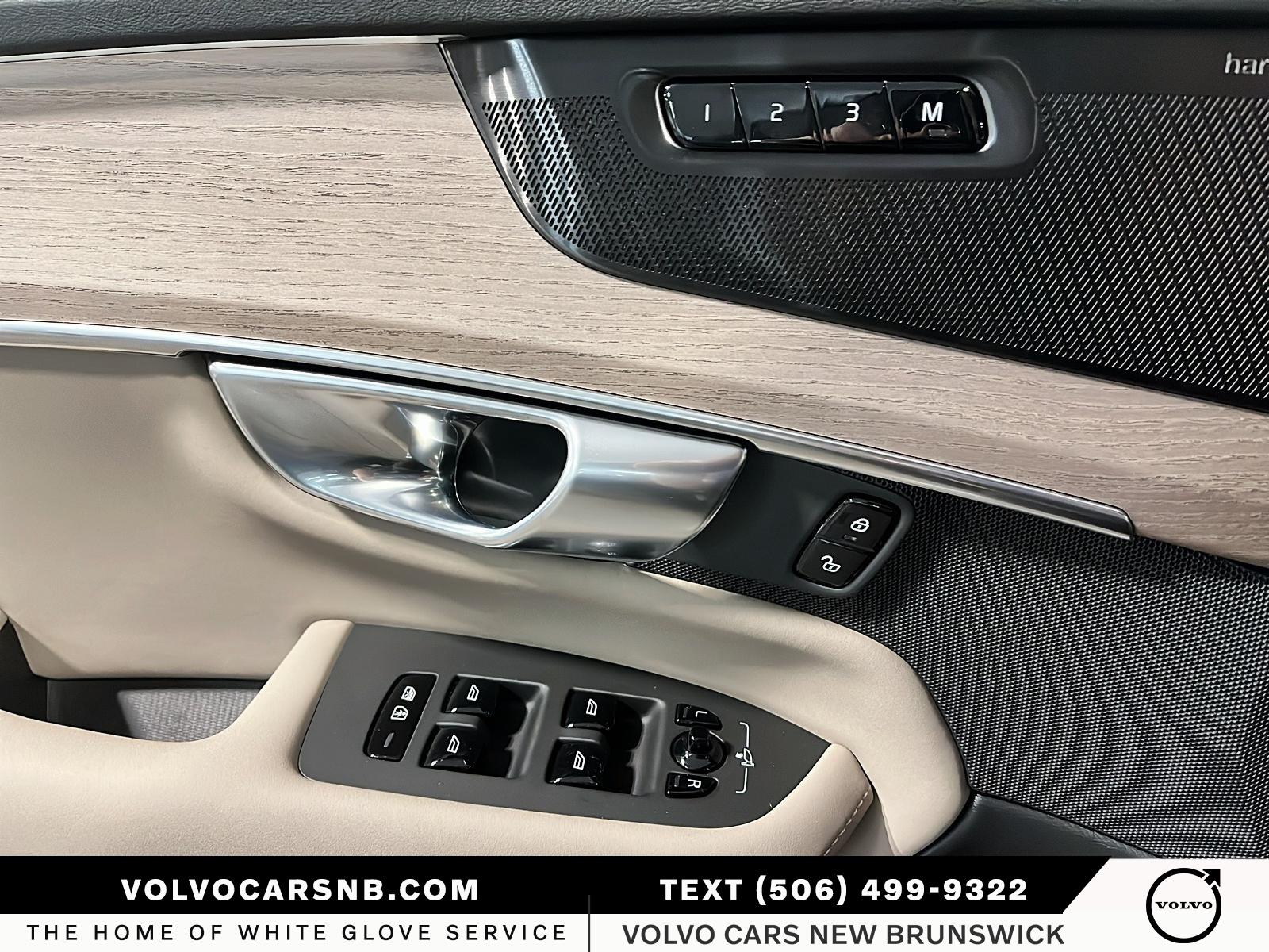 2026 Volvo XC90 Plug-In Hybrid T8 Plus Dark Theme