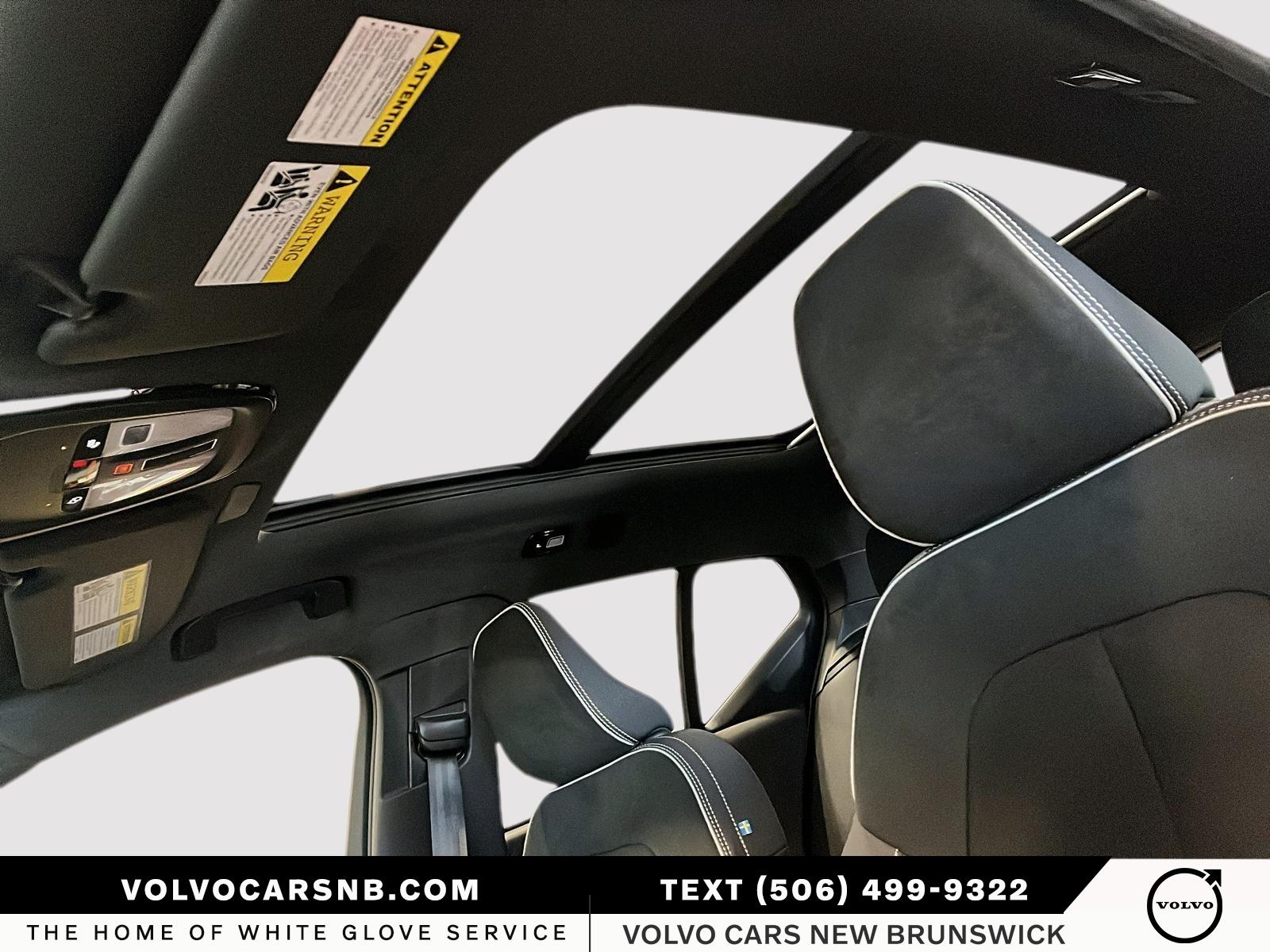 2025 Volvo XC40 B5 Plus Dark Theme