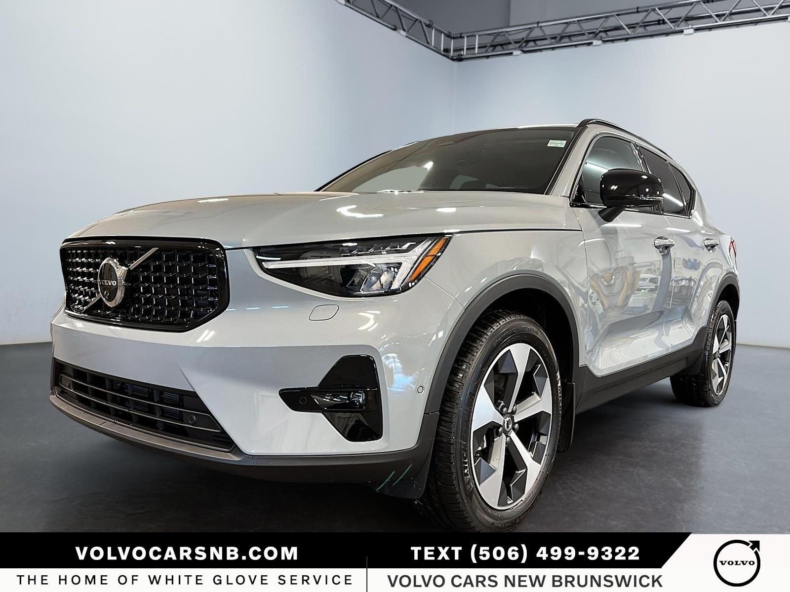 2026 Volvo XC40  B5 Plus Dark Theme