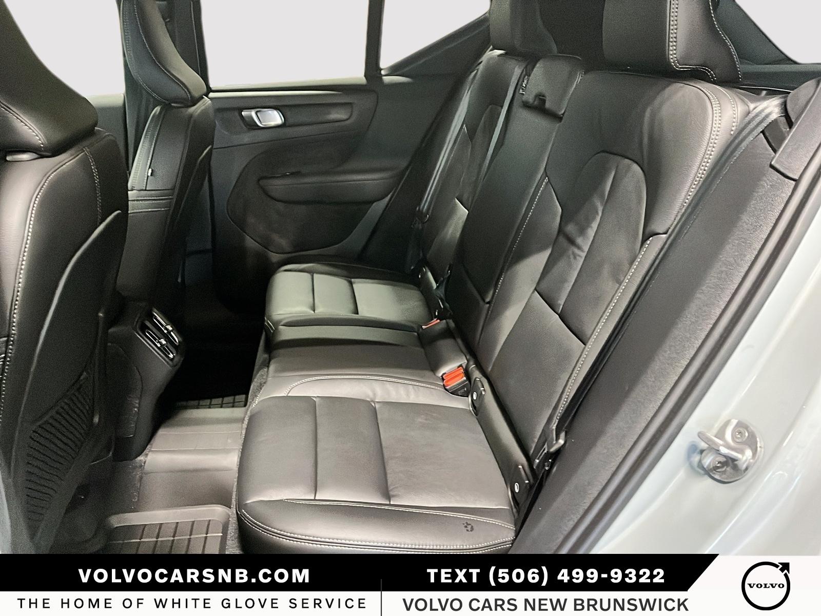 2026 Volvo XC40 B5 Plus Dark Theme