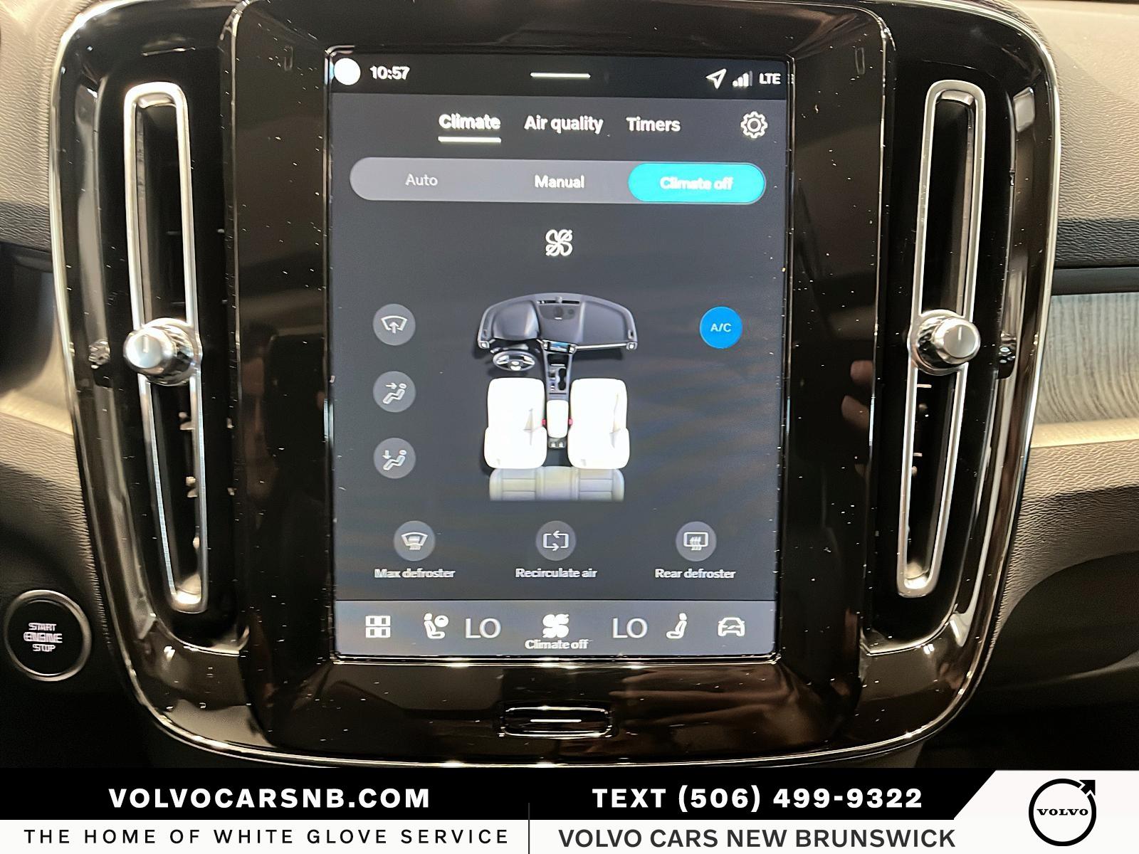 2026 Volvo XC40 B5 Plus Dark Theme