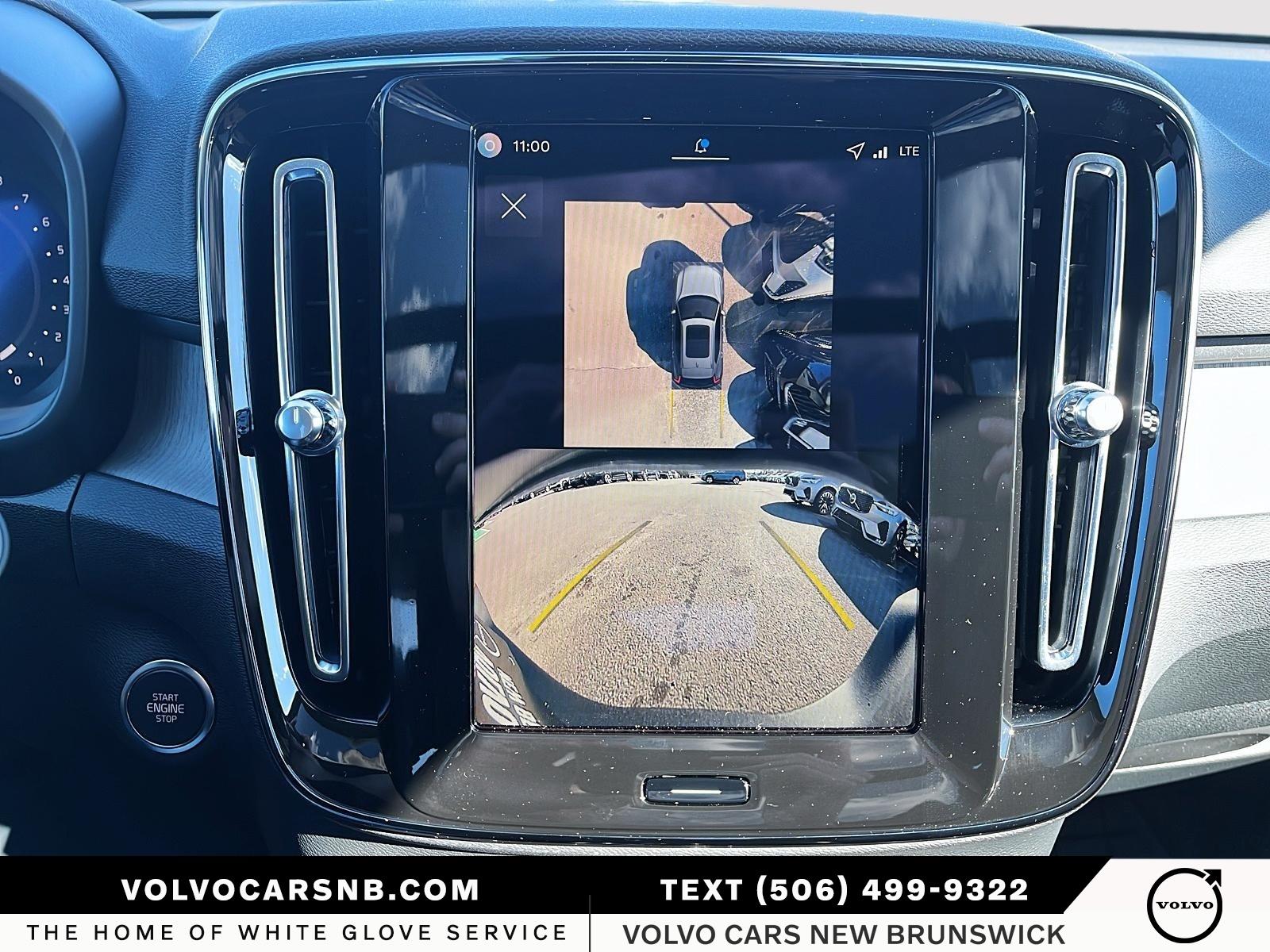 2026 Volvo XC40 B5 Plus Dark Theme