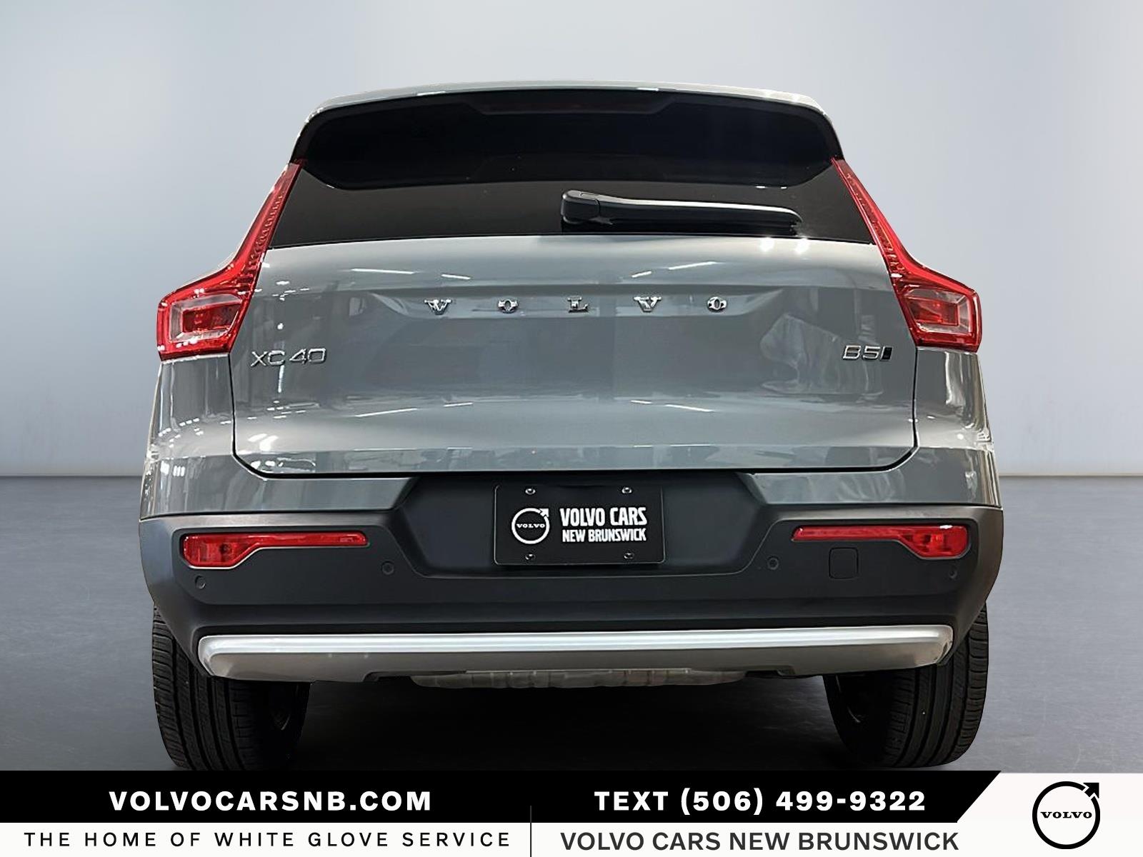 2025 Volvo XC40 B5 Core Bright Theme