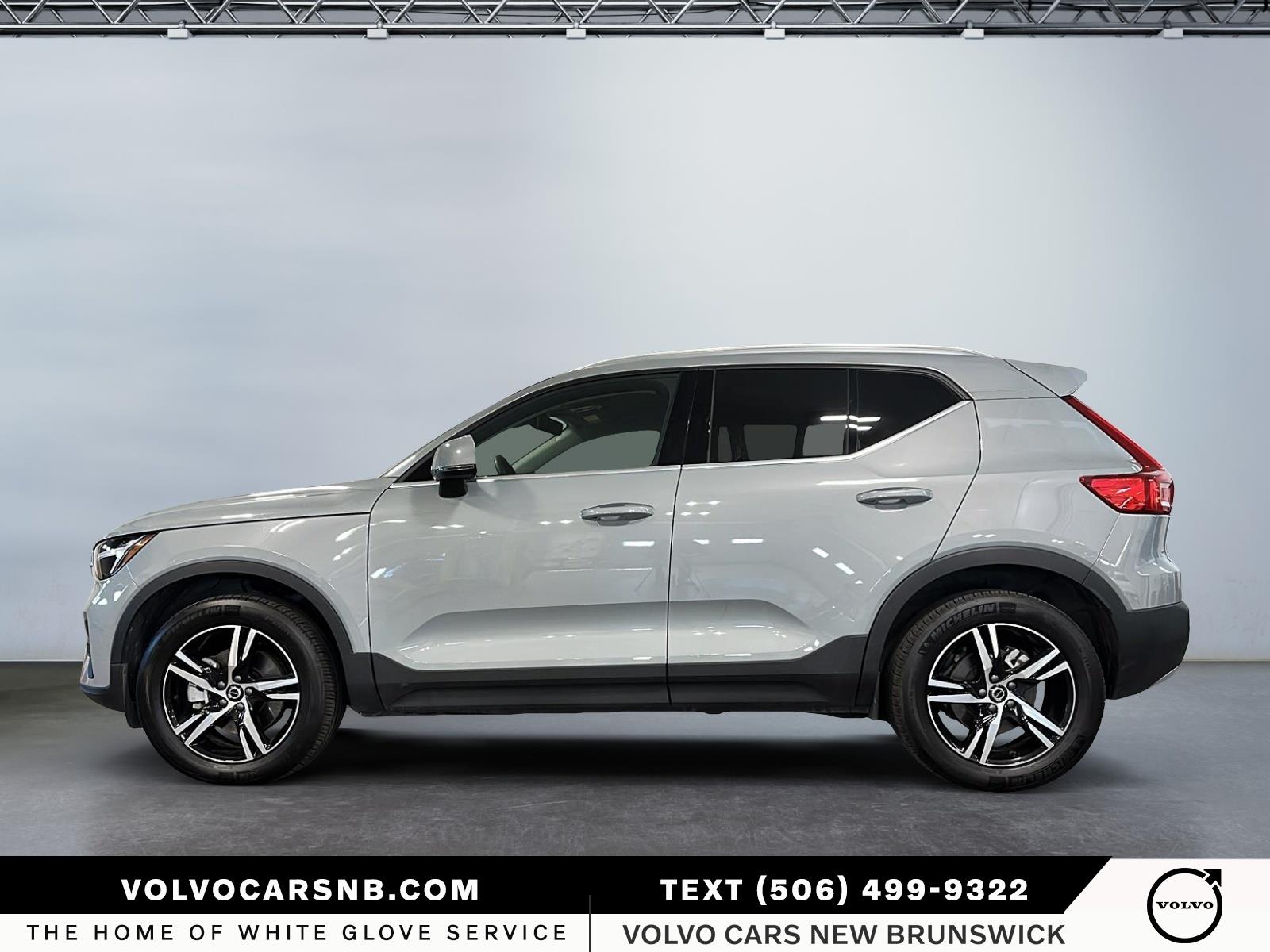 2025 Volvo XC40 B5 Core Bright Theme