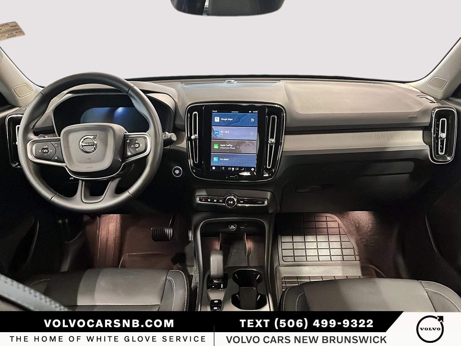 2025 Volvo XC40 B5 Core Bright Theme