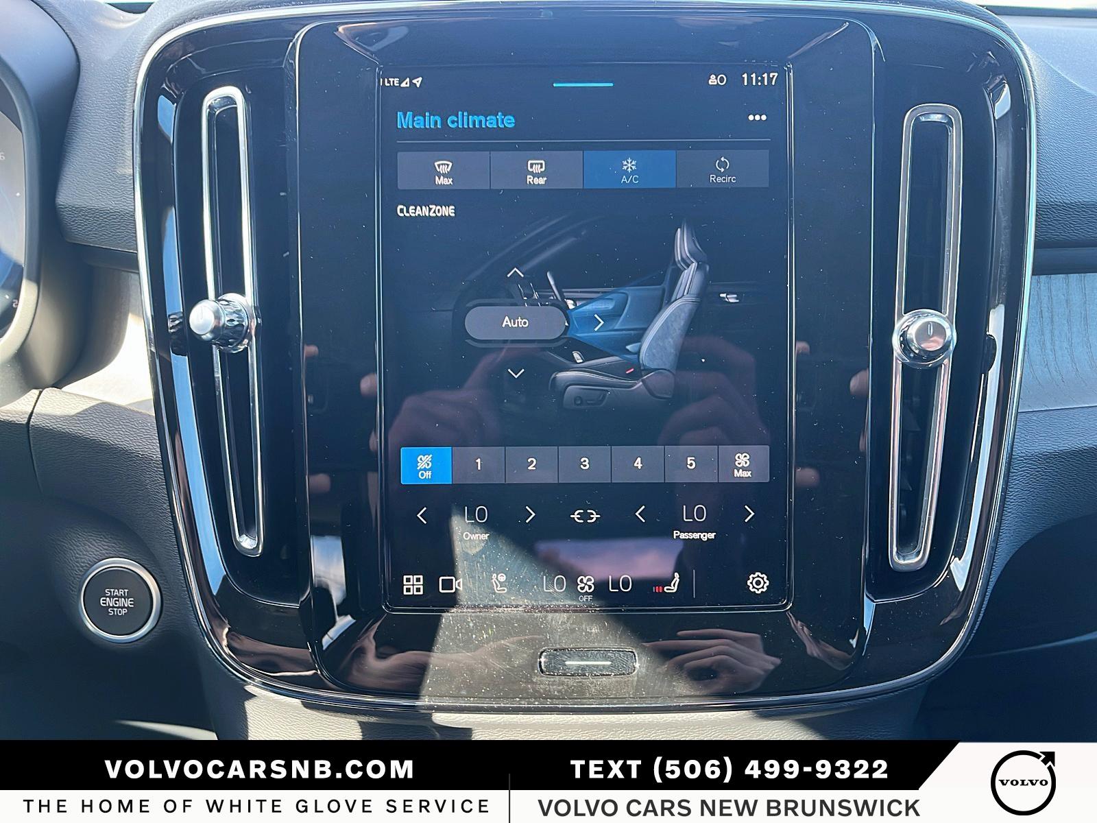 2025 Volvo XC40 B5 Core Bright Theme