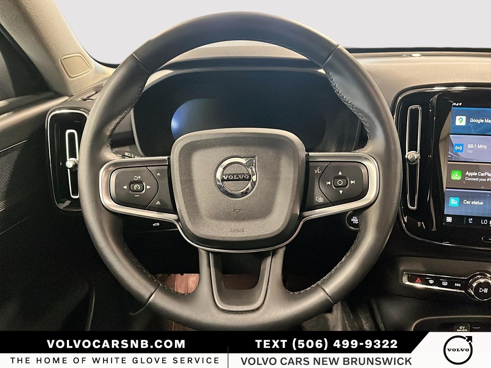 2025 Volvo XC40 B5 Core Bright Theme