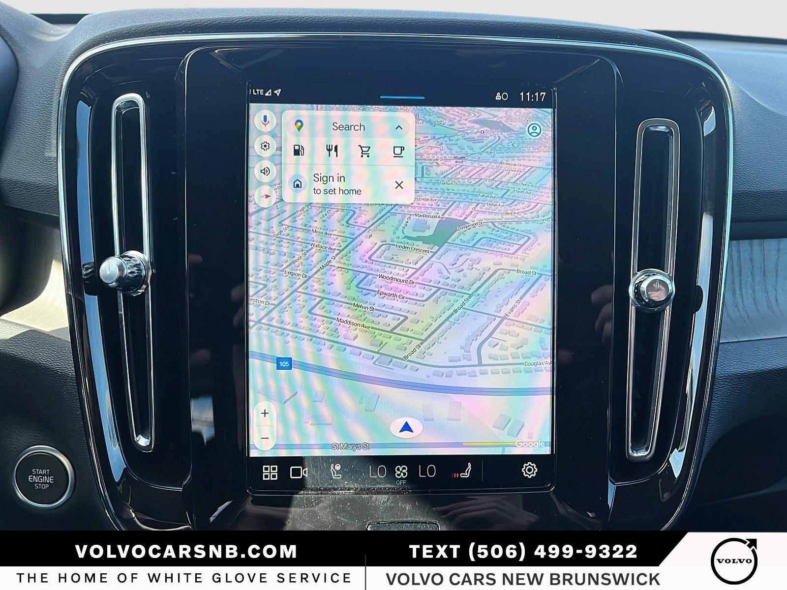 2025 Volvo XC40 B5 Core Bright Theme