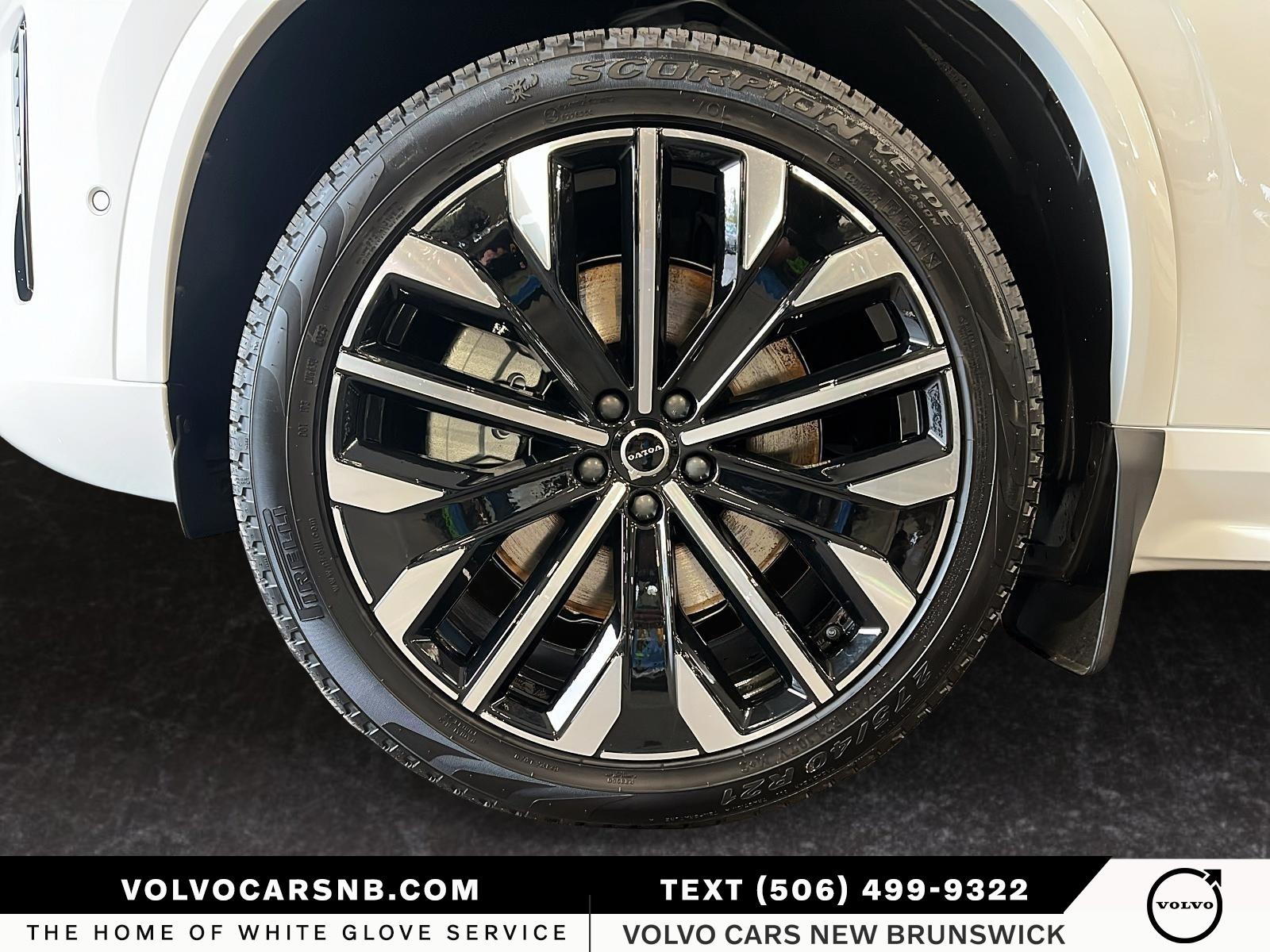 2026 Volvo XC90 Plug-In Hybrid T8 Ultra Dark Theme