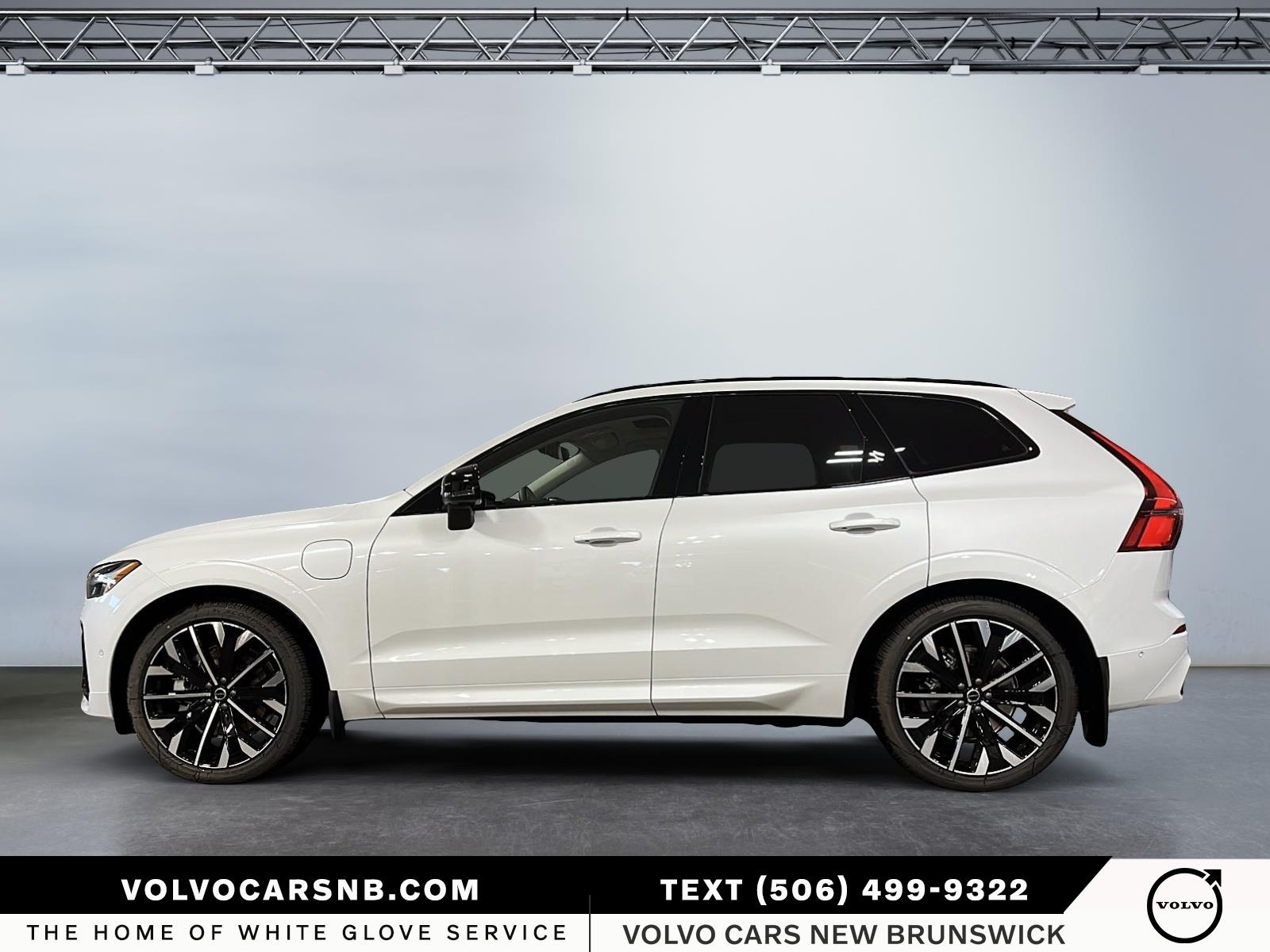 2026 Volvo XC60 Plug-In Hybrid T8 Ultra Dark Theme