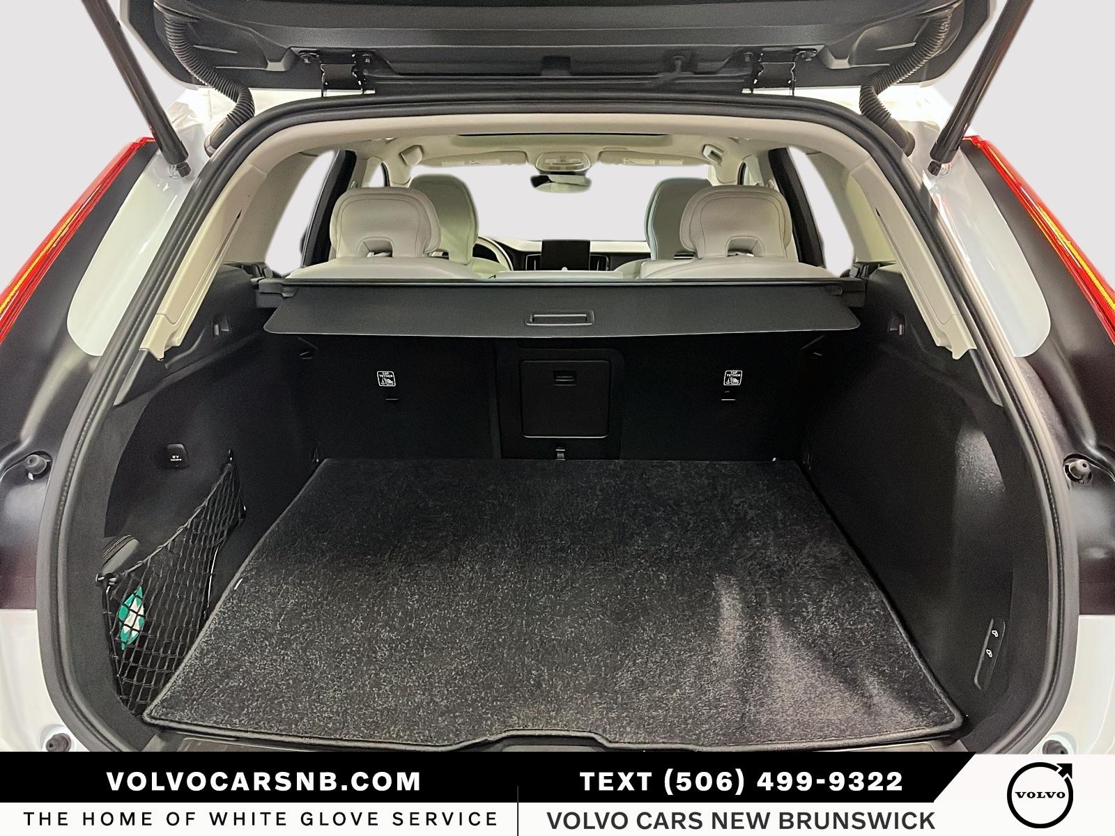 2026 Volvo XC60 Plug-In Hybrid T8 Ultra Dark Theme