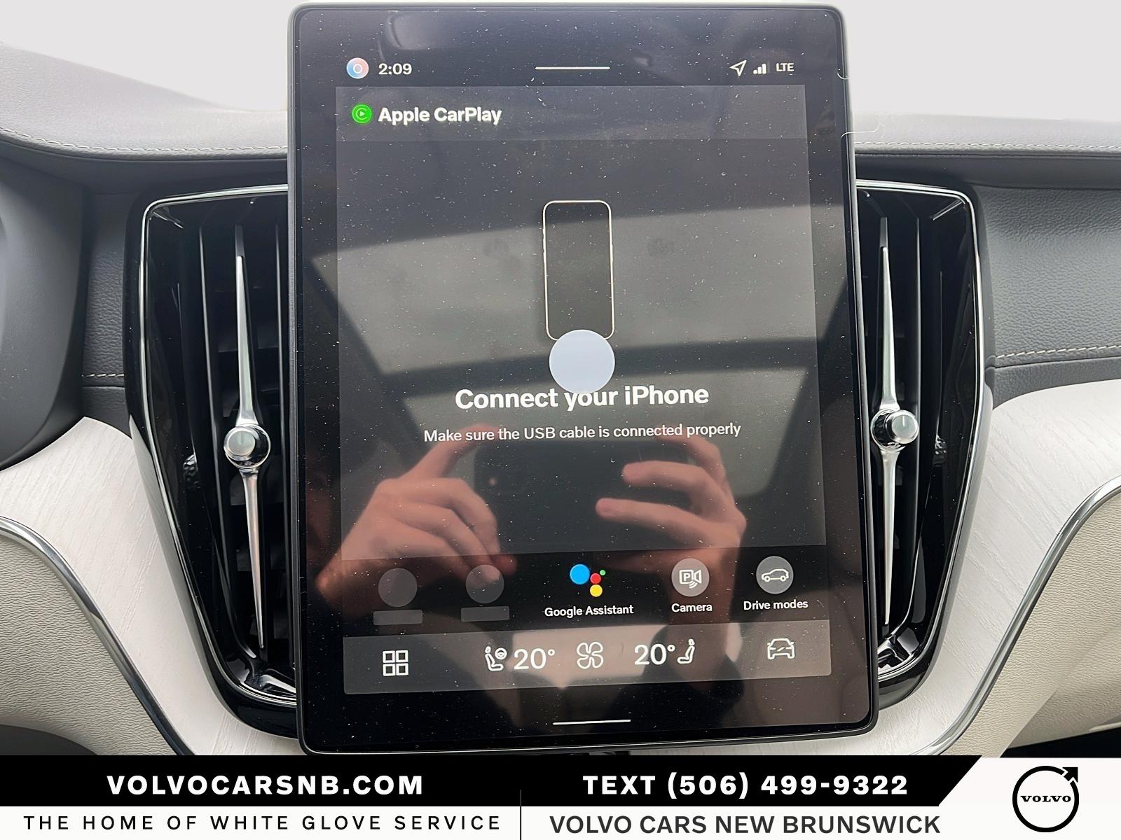 2026 Volvo XC60 Plug-In Hybrid T8 Ultra Dark Theme