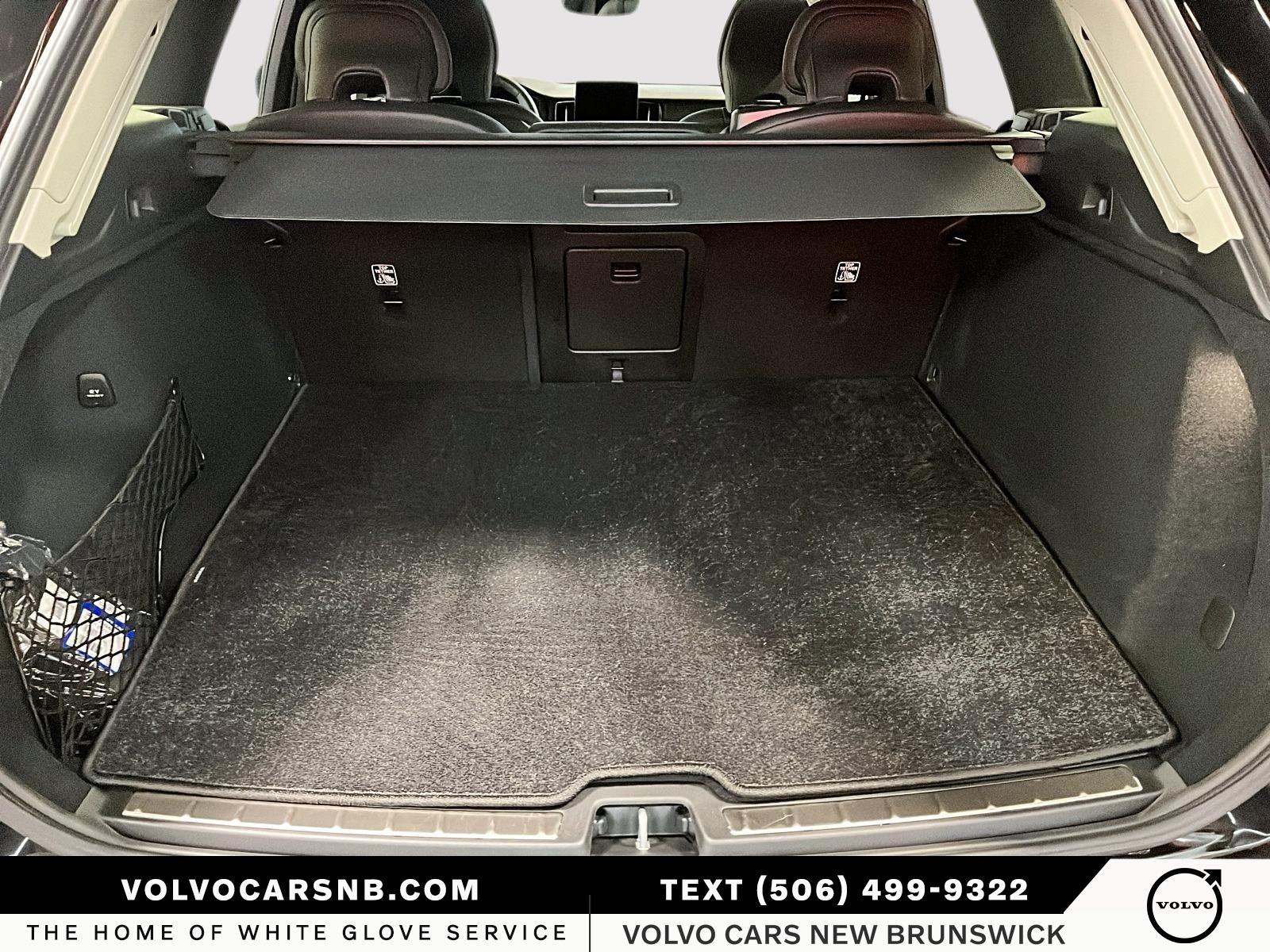 2026 Volvo XC60 Plug-In Hybrid T8 Ultra Dark Theme