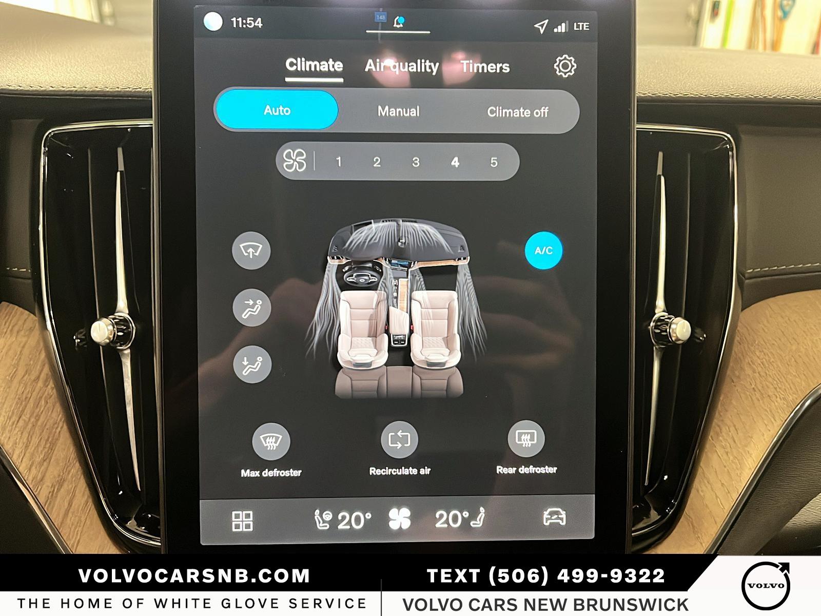 2026 Volvo XC60 Plug-In Hybrid T8 Ultra Dark Theme