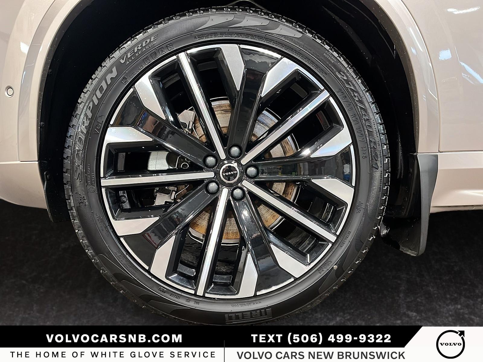 2026 Volvo XC90 B6 Ultra Bright Theme