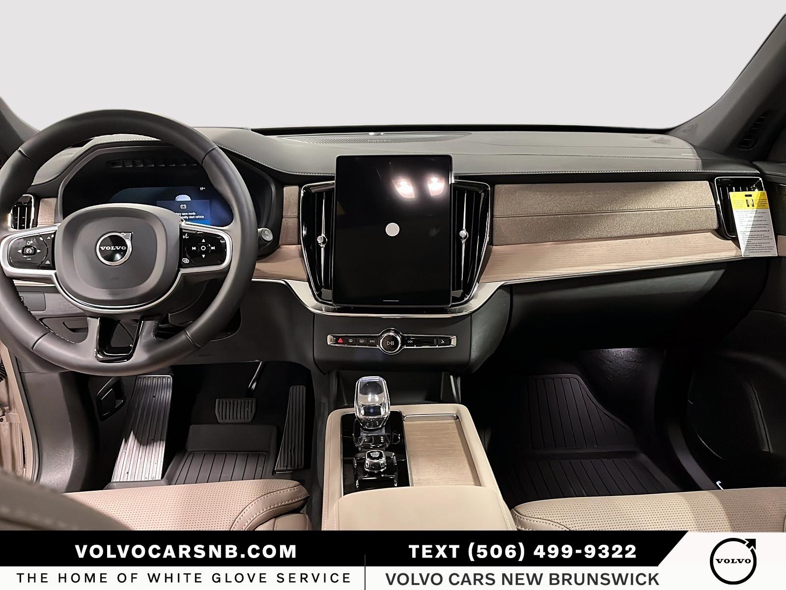 2026 Volvo XC90 B6 Ultra Bright Theme